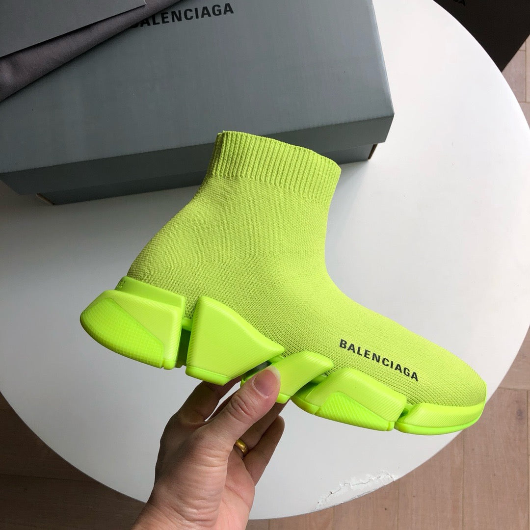 Khaki- und grüne Schuhe