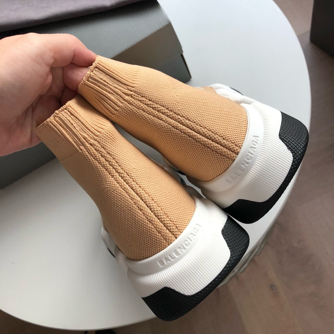 Mehrfarbige Schuhe