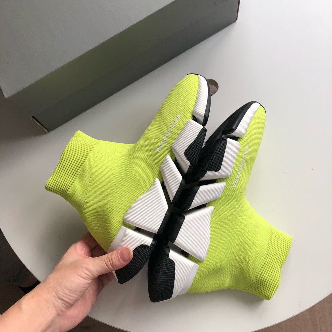 Mehrfarbige Schuhe