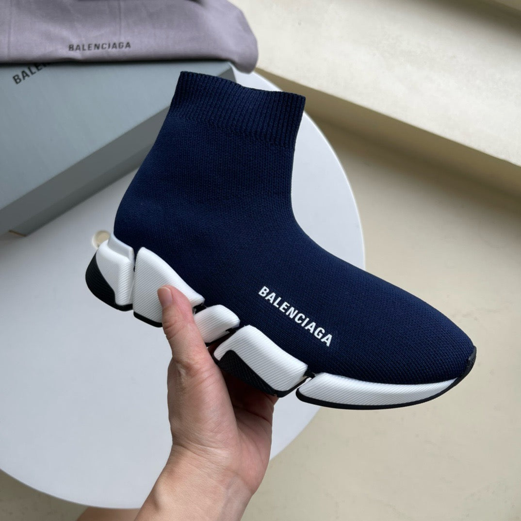 Blaue und himmelblaue Schuhe