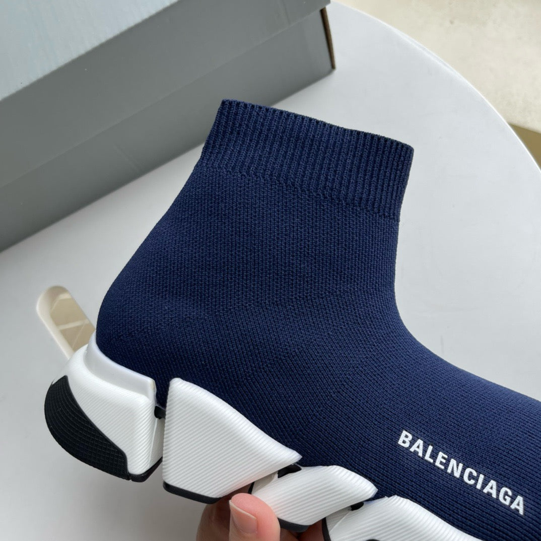 Blaue und himmelblaue Schuhe