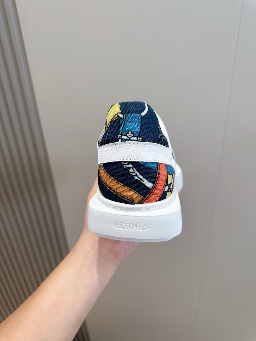 Mehrfarbige Schuhe