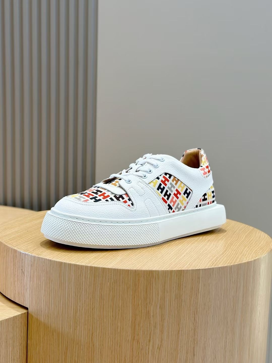 Mehrfarbige Schuhe