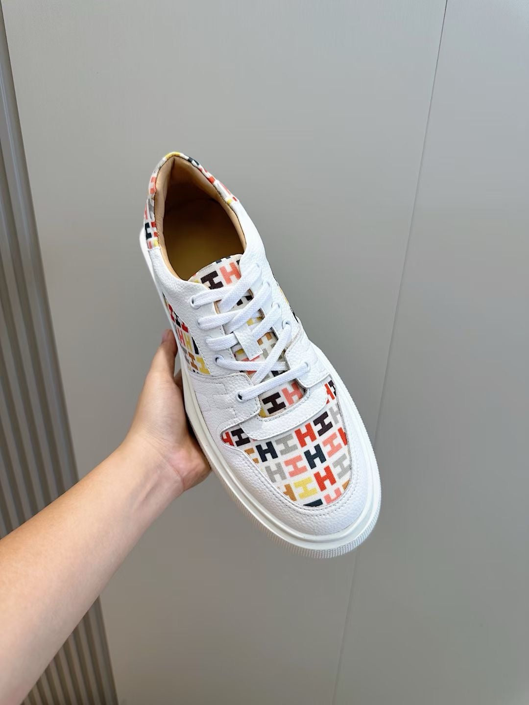 Mehrfarbige Schuhe