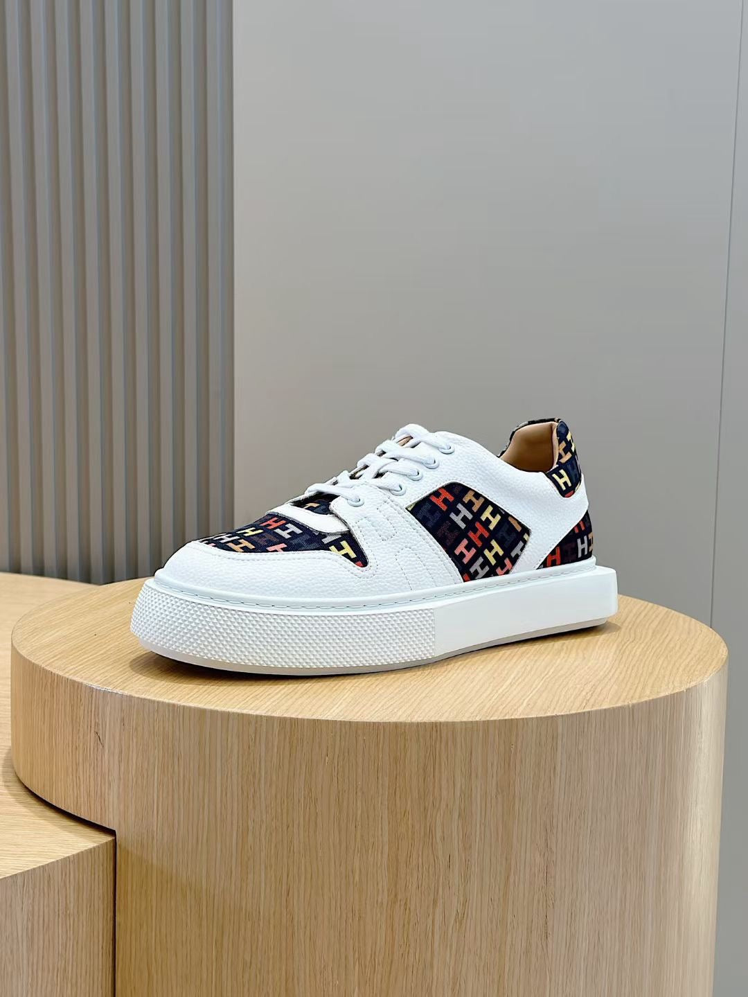 Mehrfarbige Schuhe