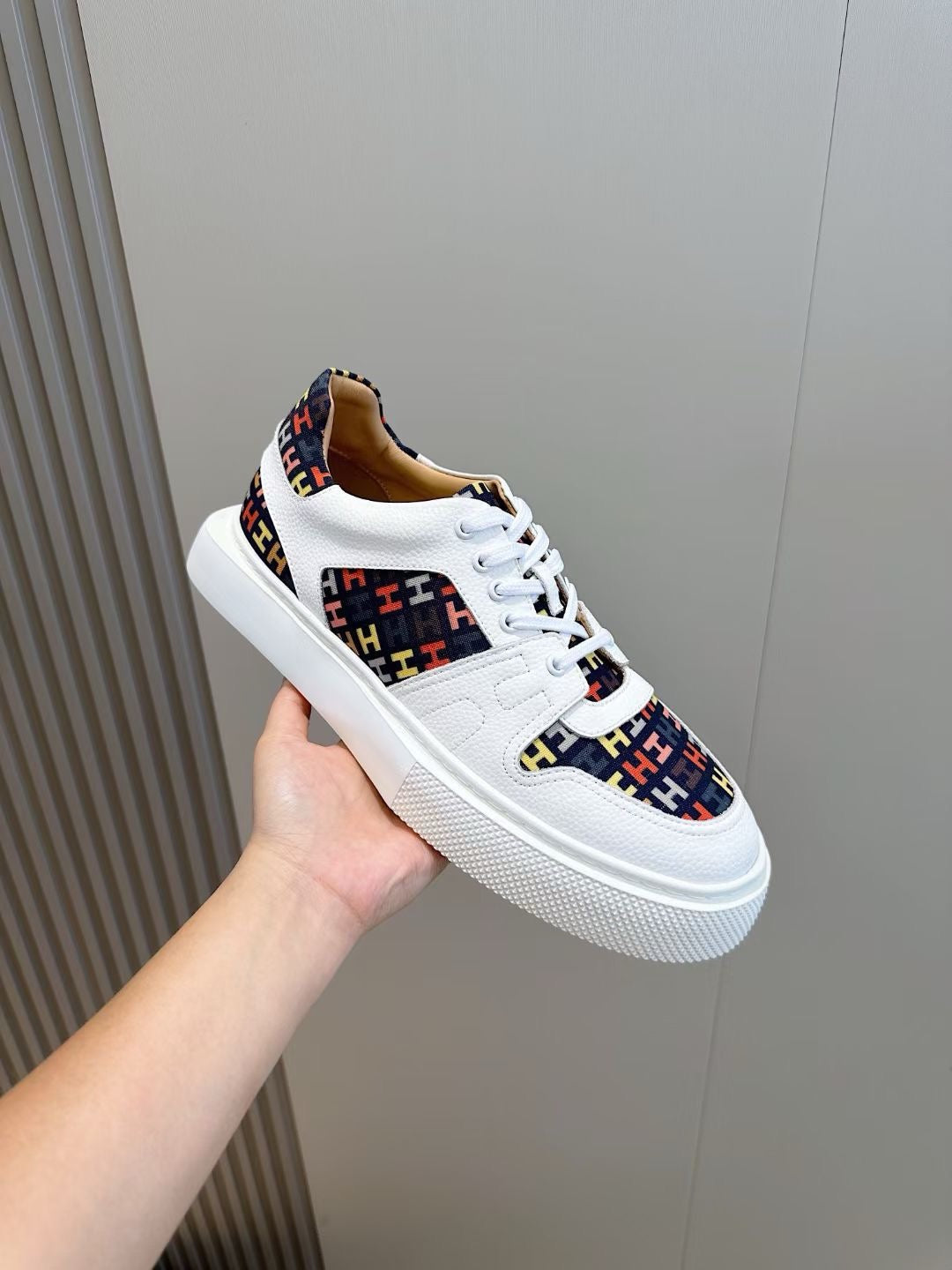 Mehrfarbige Schuhe