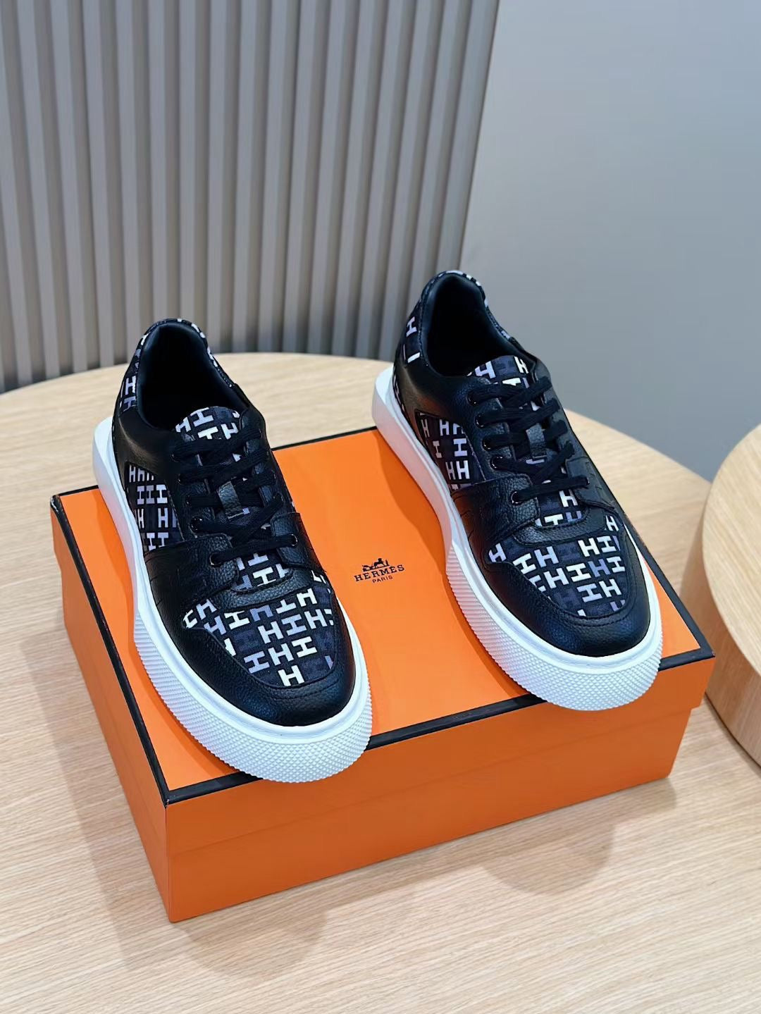 Mehrfarbige Schuhe