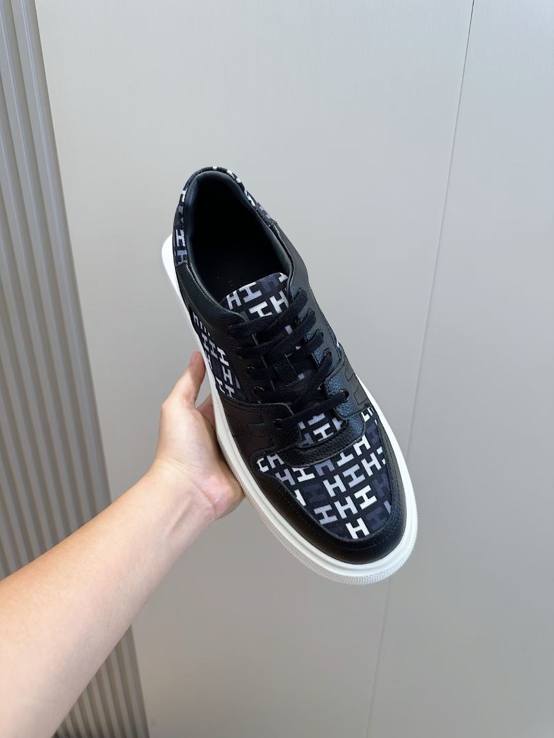 Mehrfarbige Schuhe