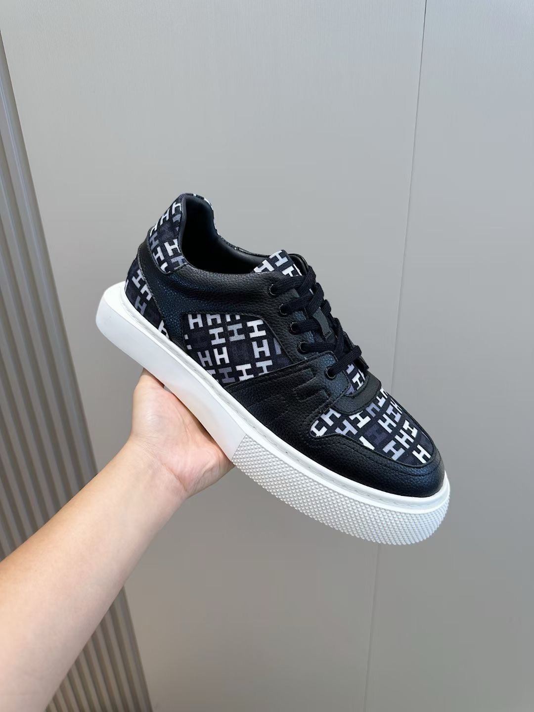 Mehrfarbige Schuhe