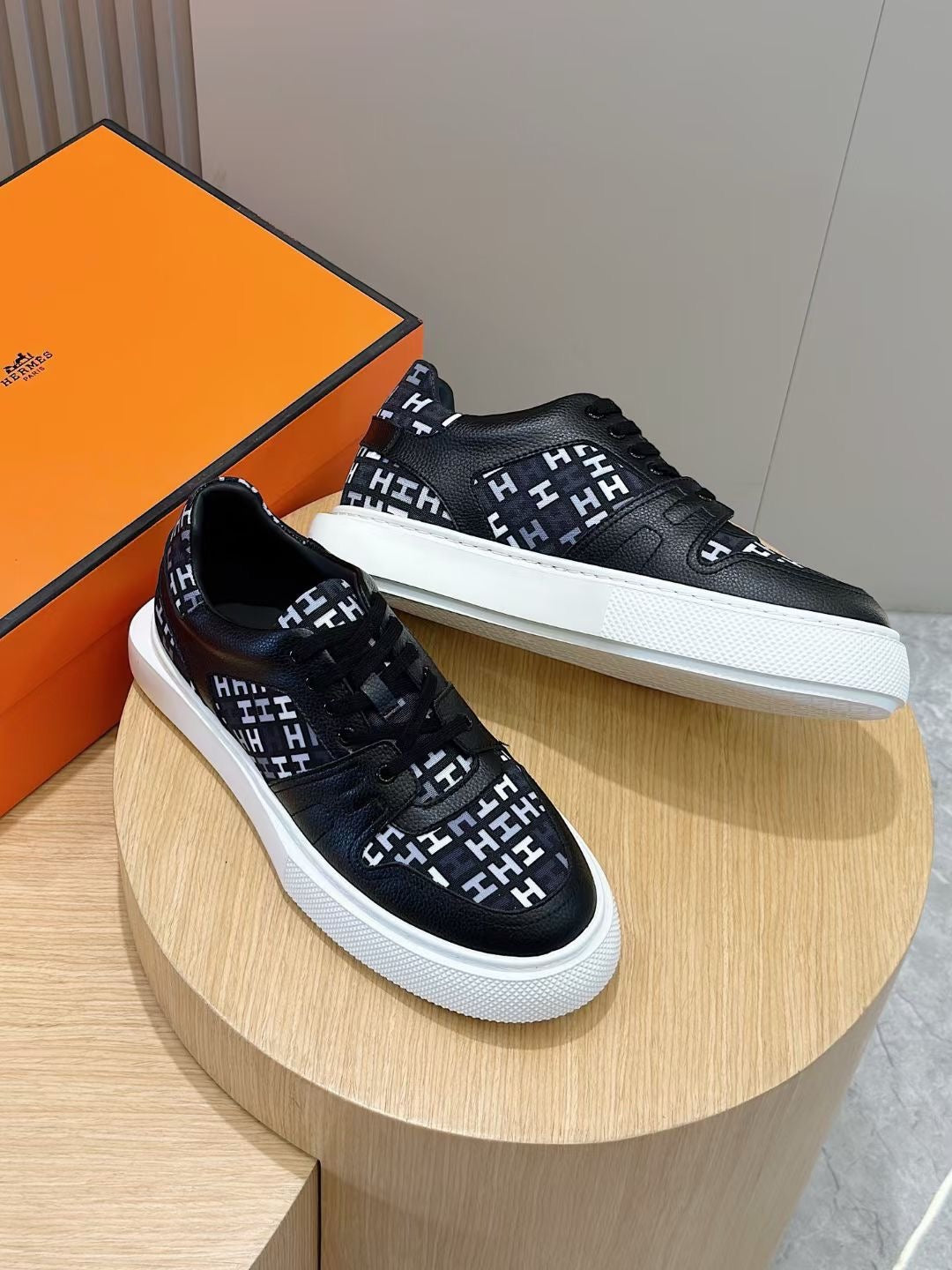 Mehrfarbige Schuhe