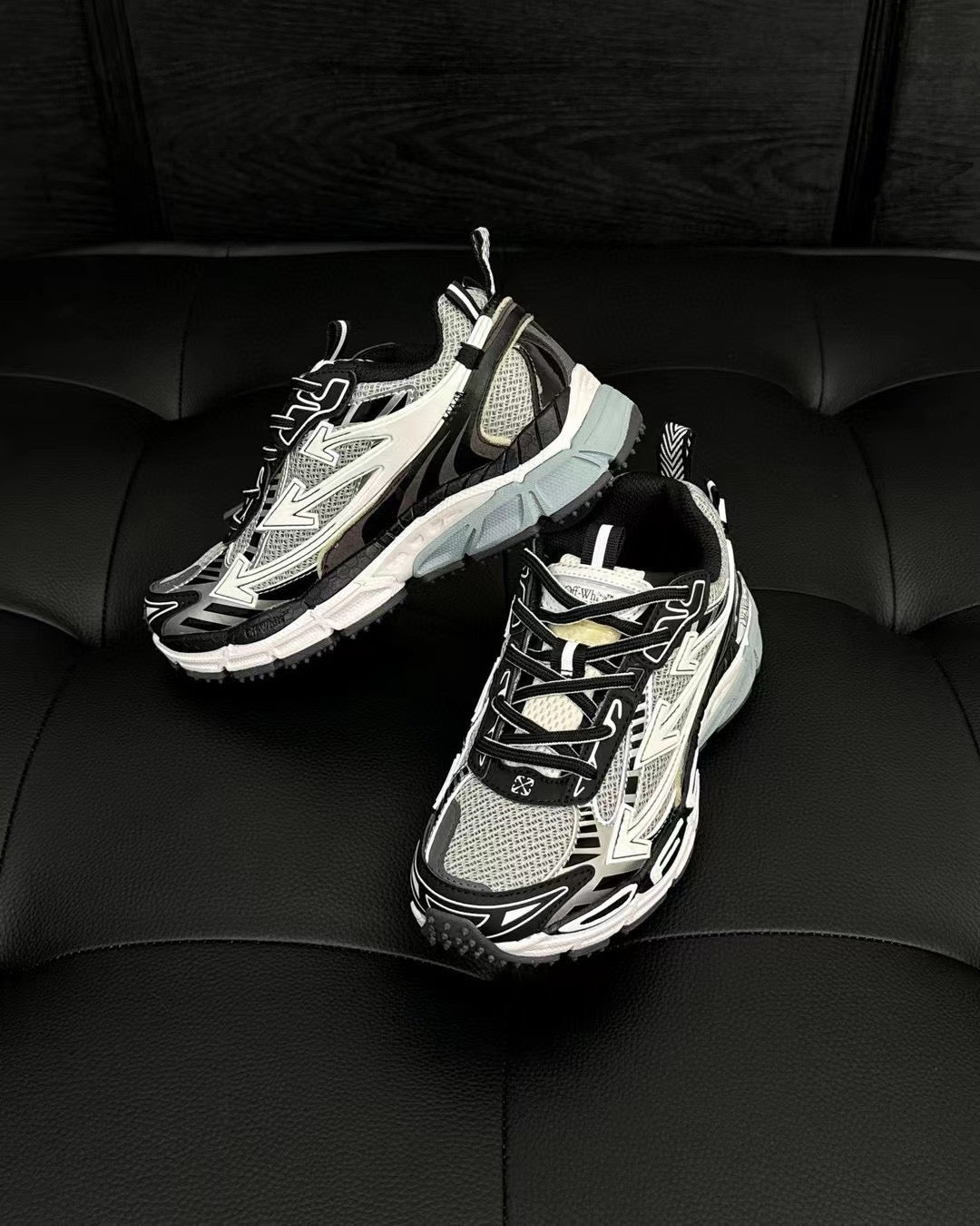 Mehrfarbige Schuhe