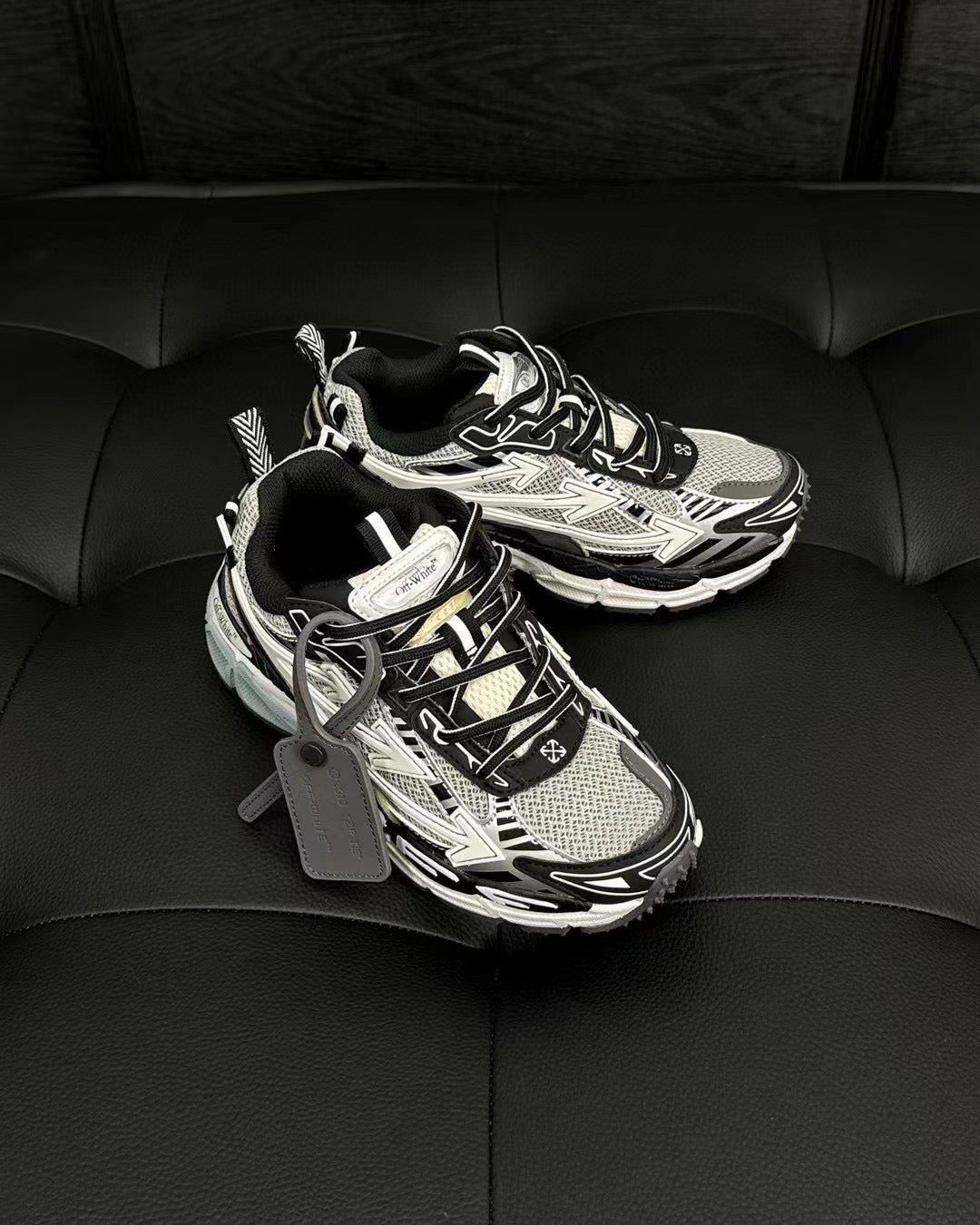 Mehrfarbige Schuhe