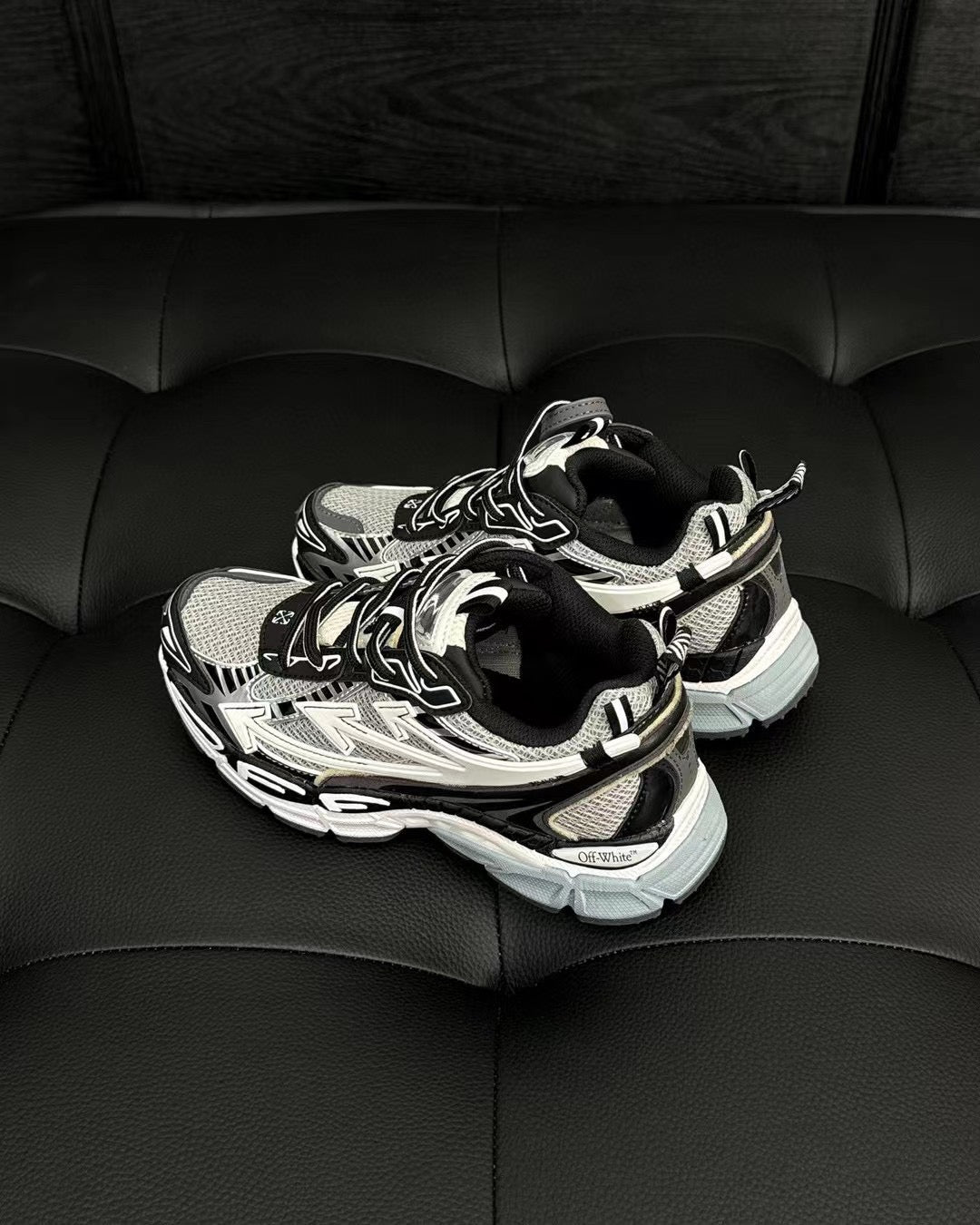 Mehrfarbige Schuhe