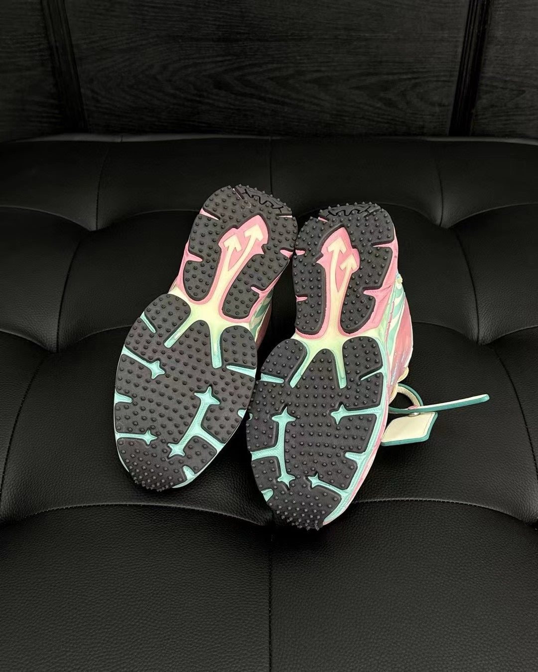 Mehrfarbige Schuhe