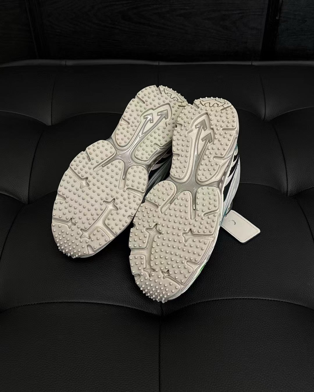 Mehrfarbige Schuhe