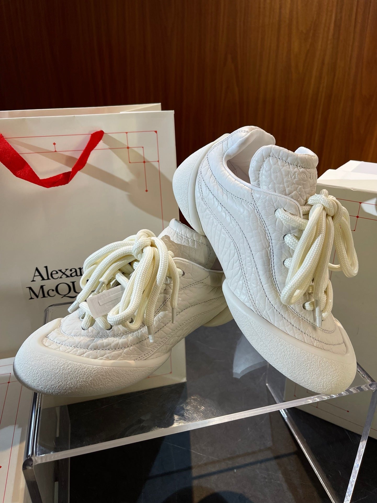 Mehrfarbige Schuhe