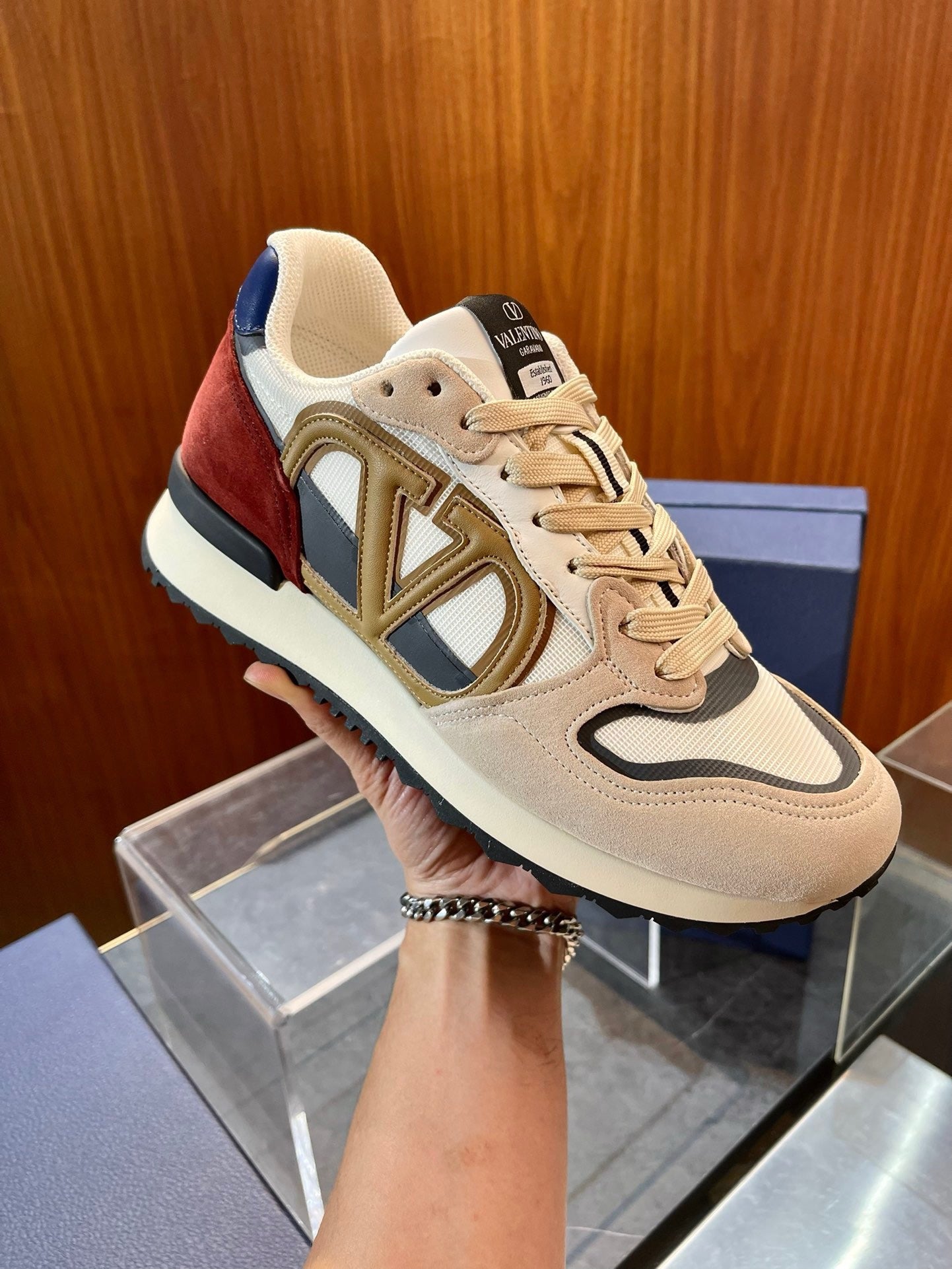 Mehrfarbige Schuhe