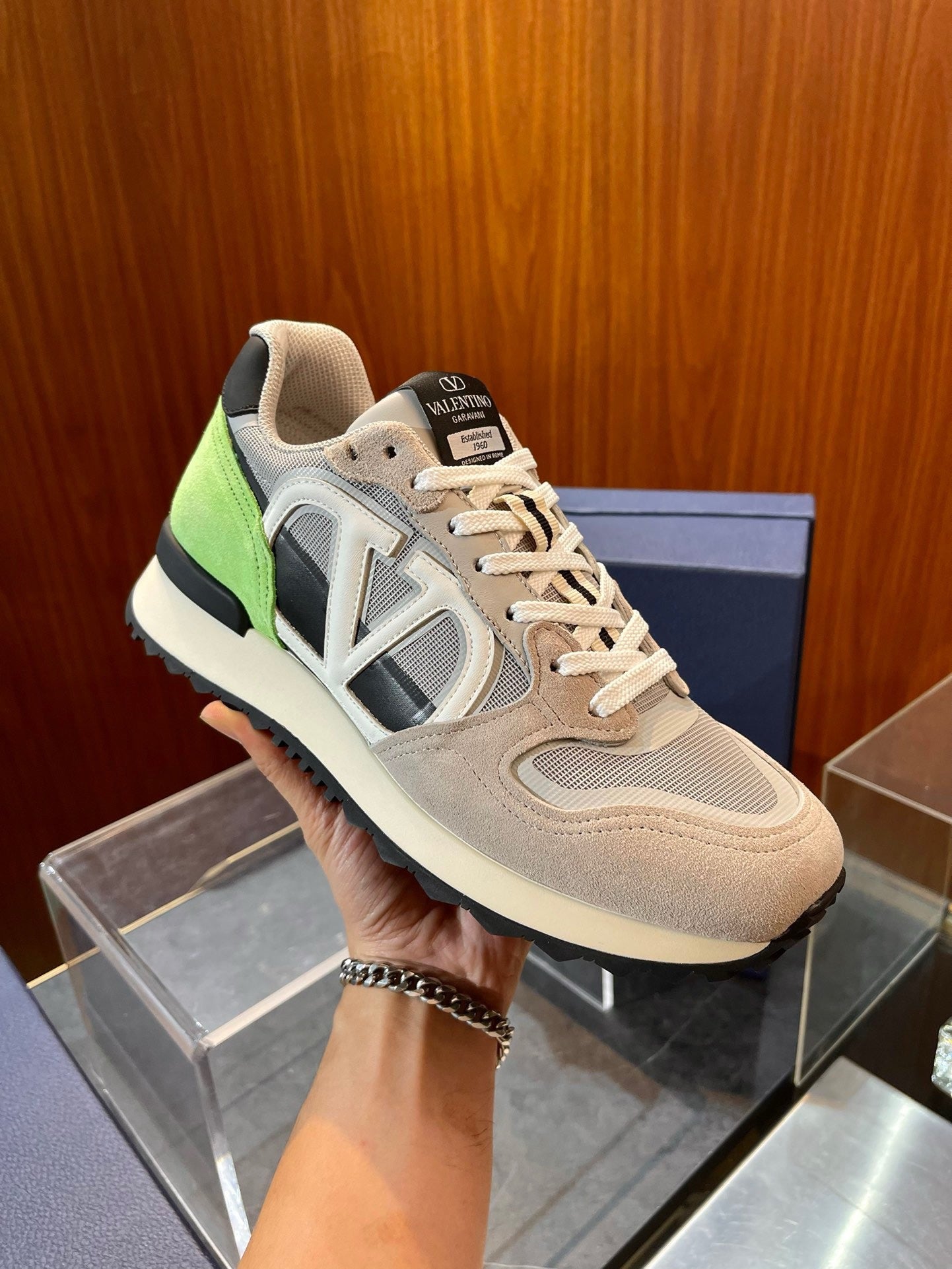 Mehrfarbige Schuhe