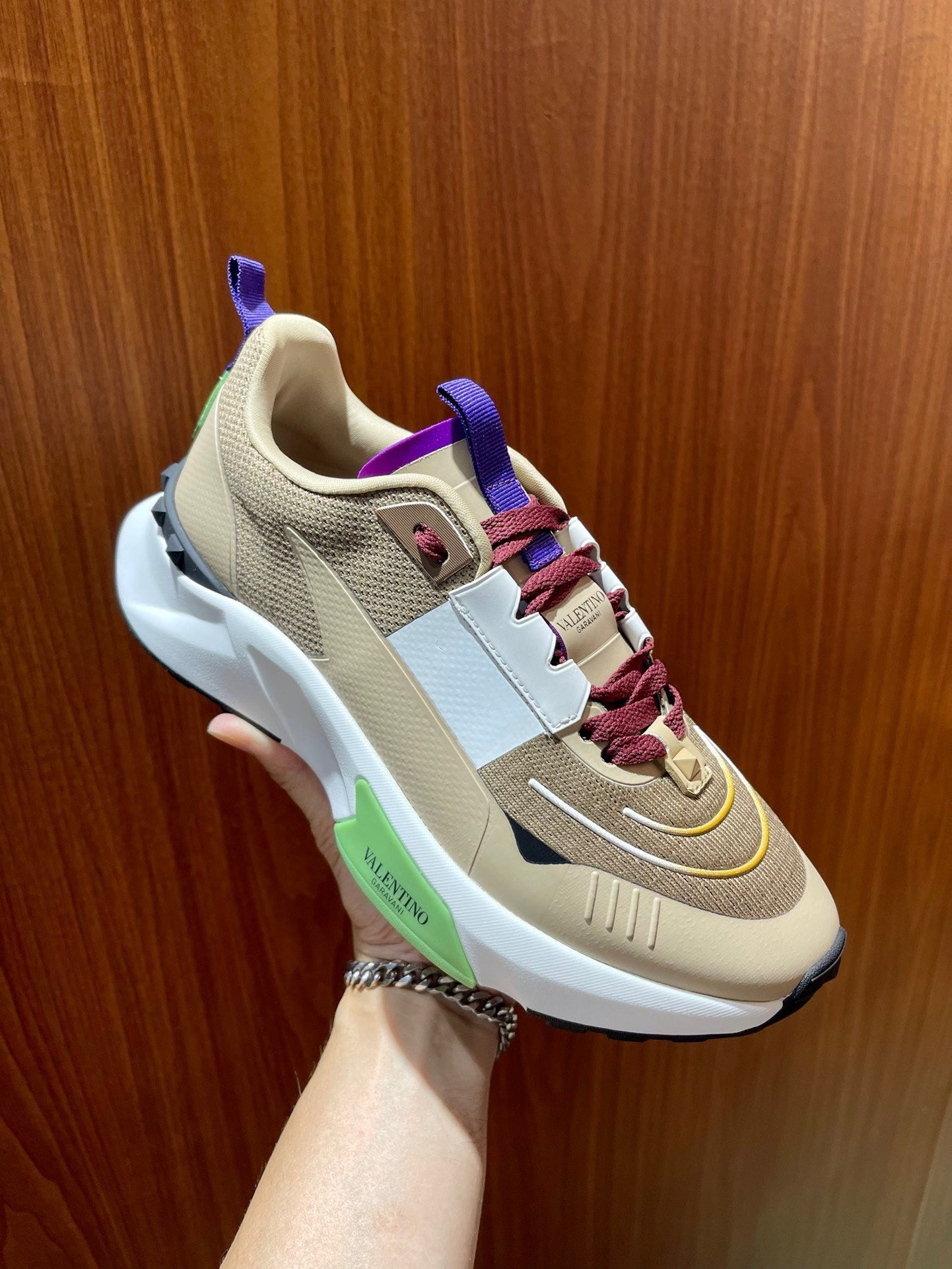 Mehrfarbige Schuhe