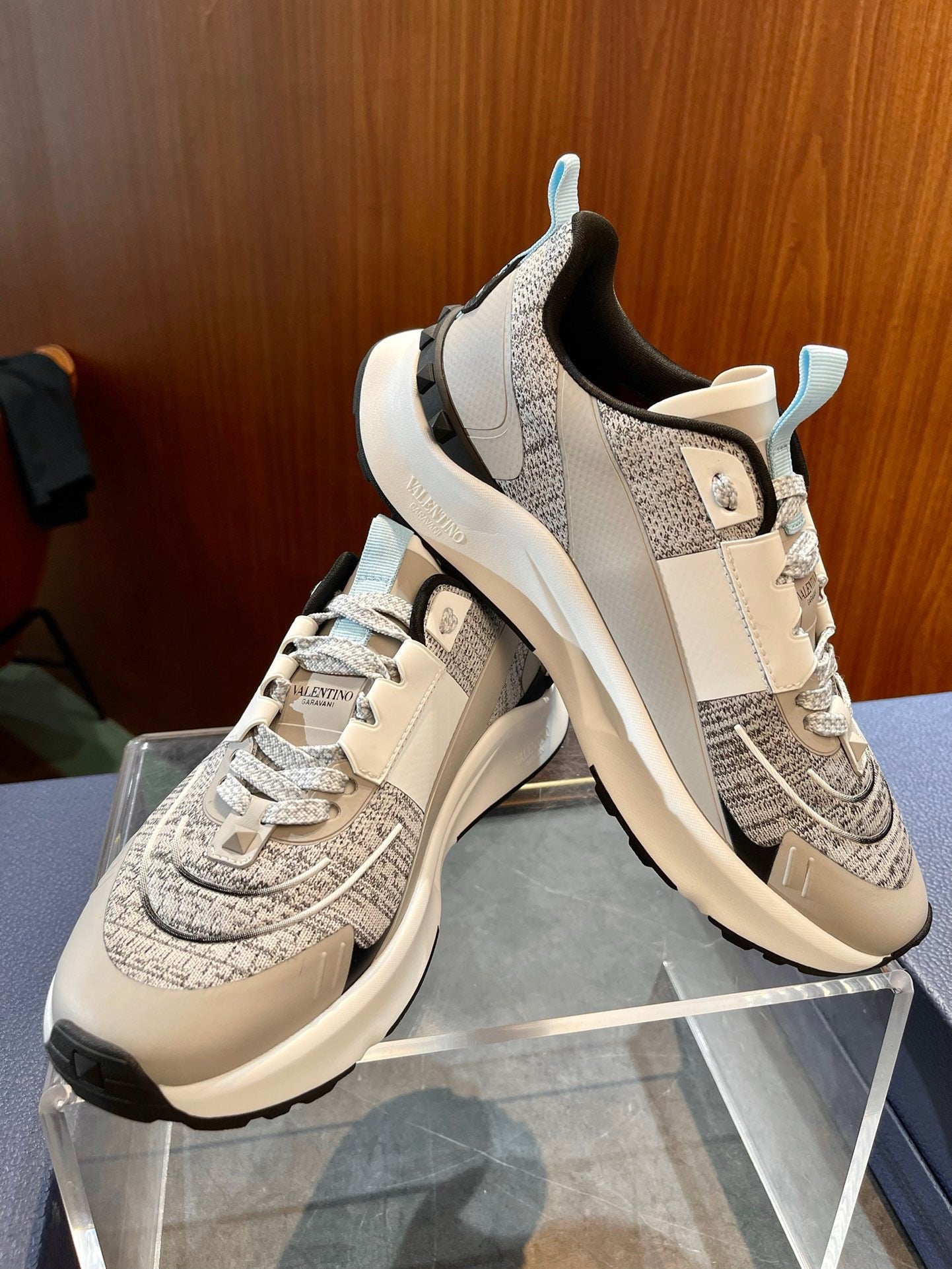 Mehrfarbige Schuhe