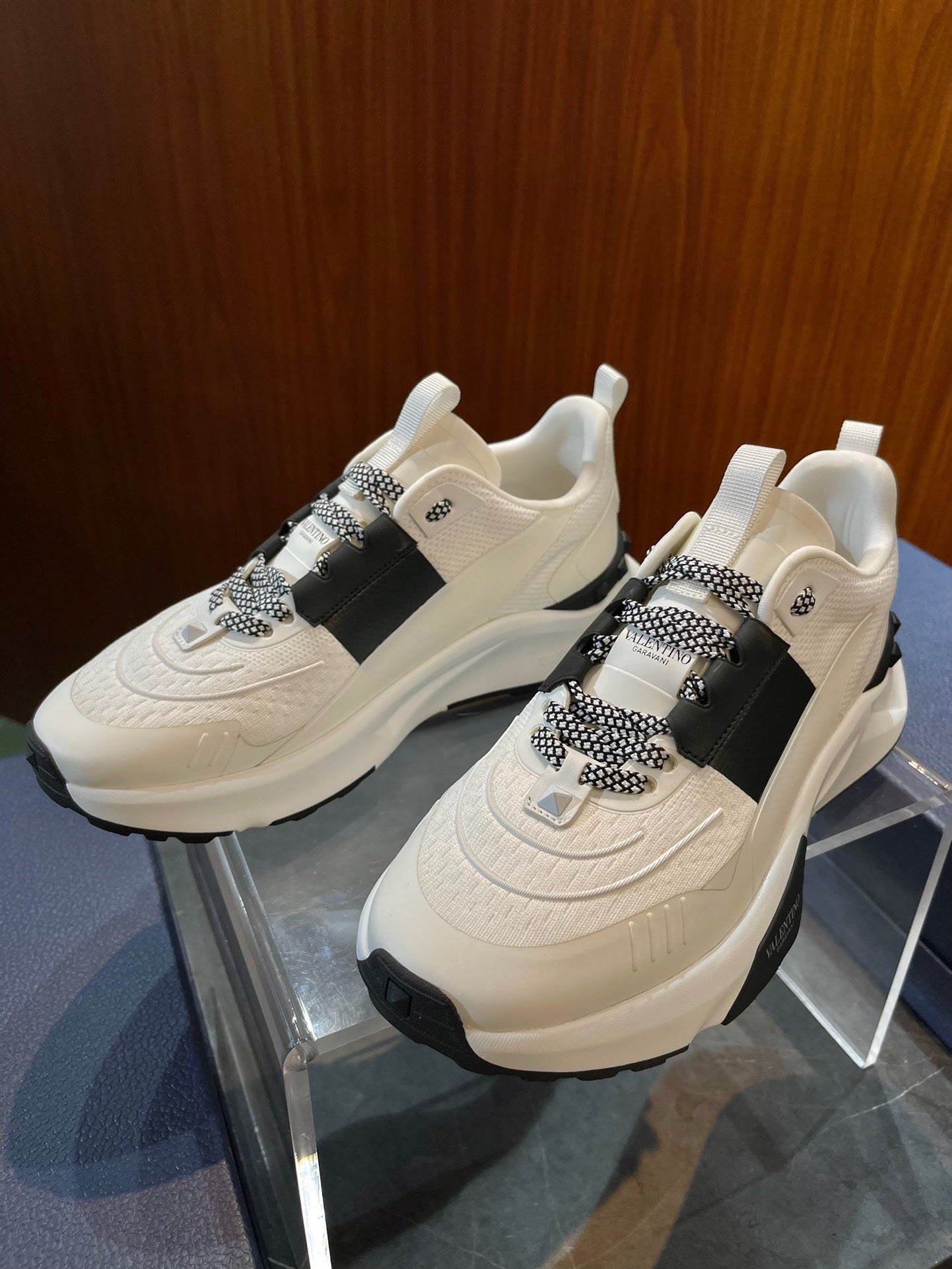 Mehrfarbige Schuhe