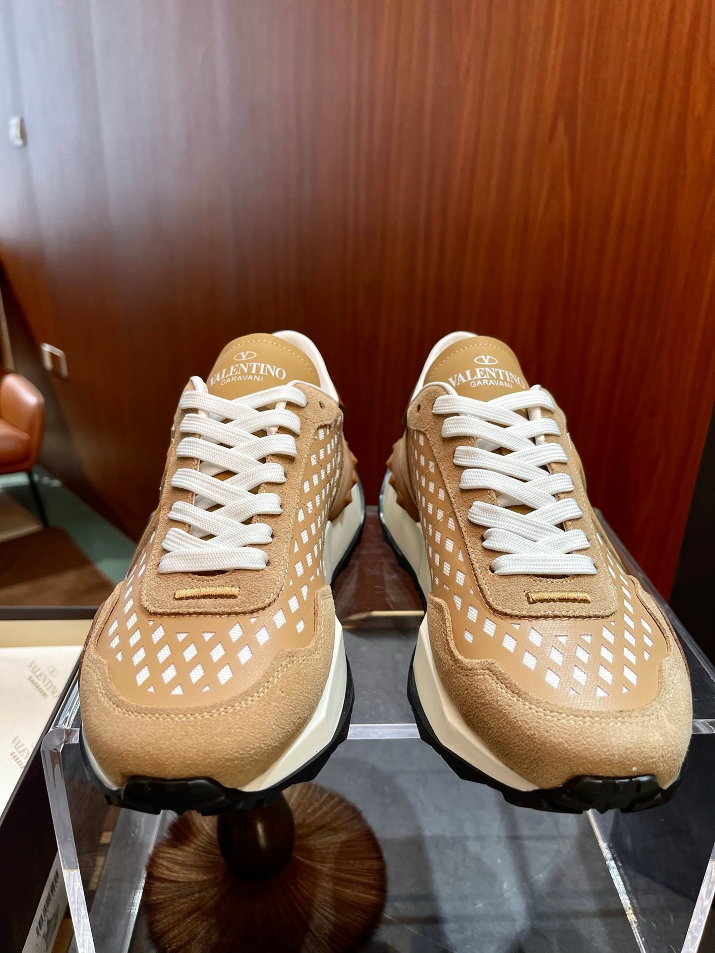 Mehrfarbige Schuhe