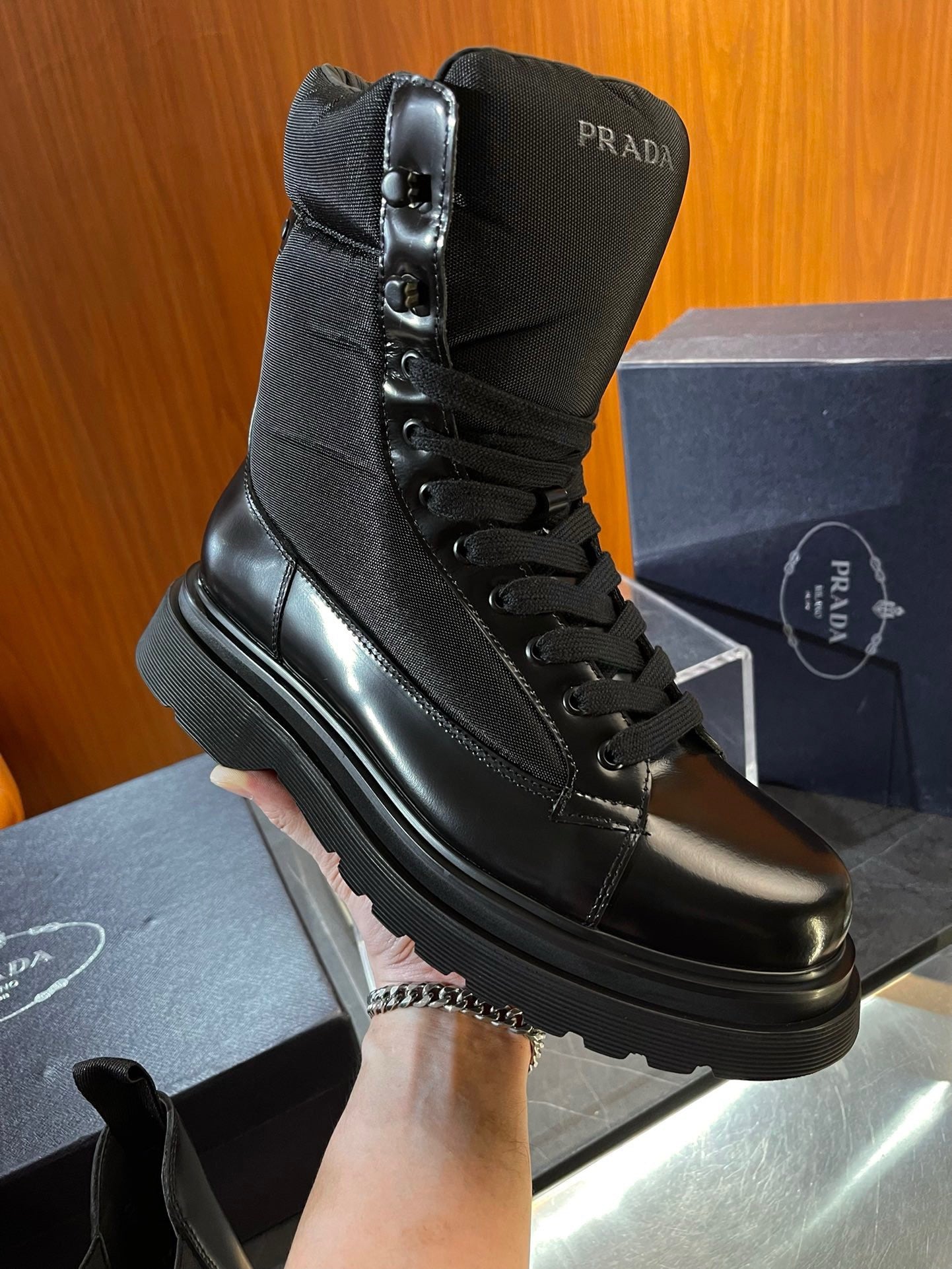 Black Shoes - FashionHype.xyz