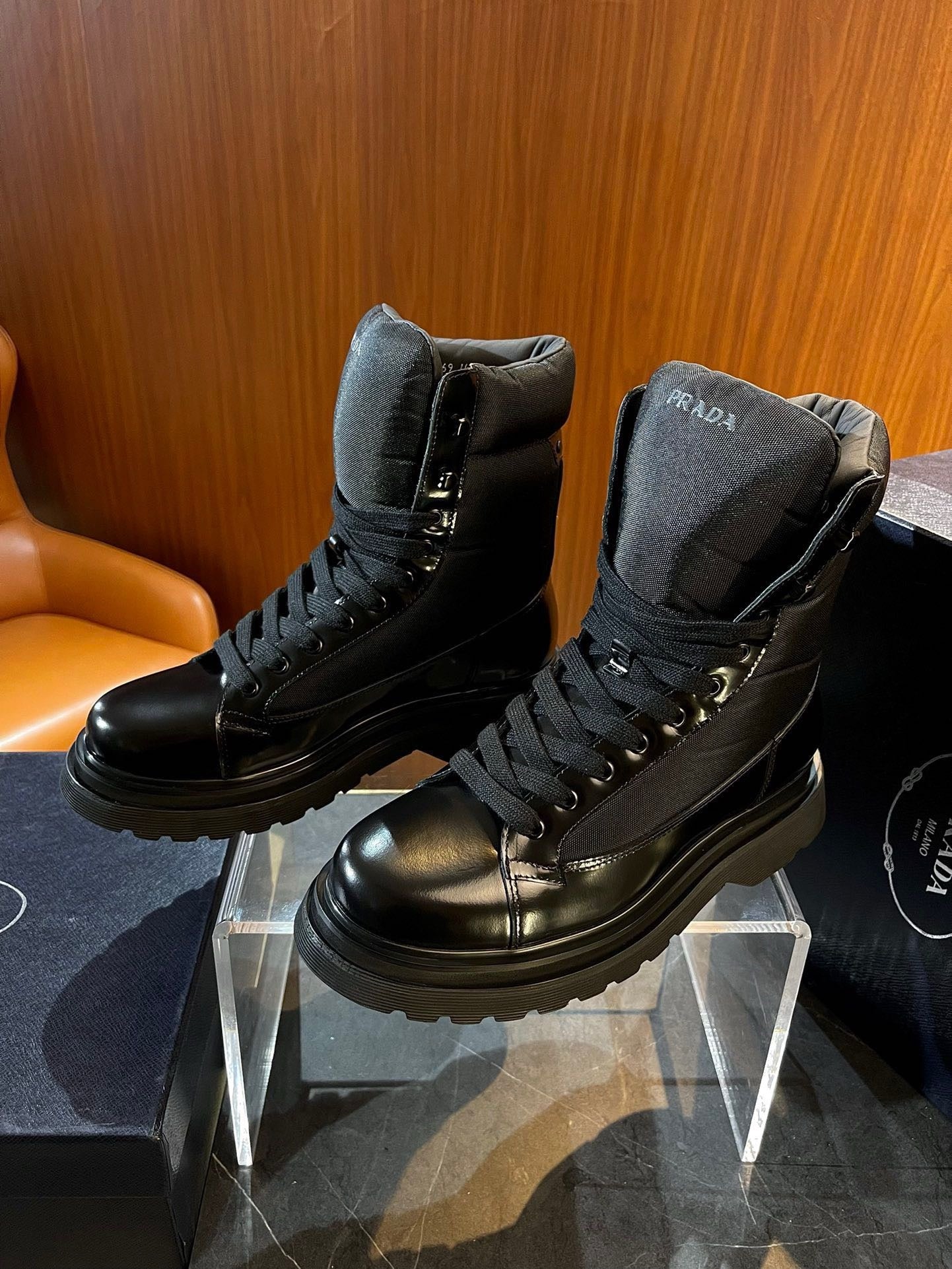 Black Shoes - FashionHype.xyz