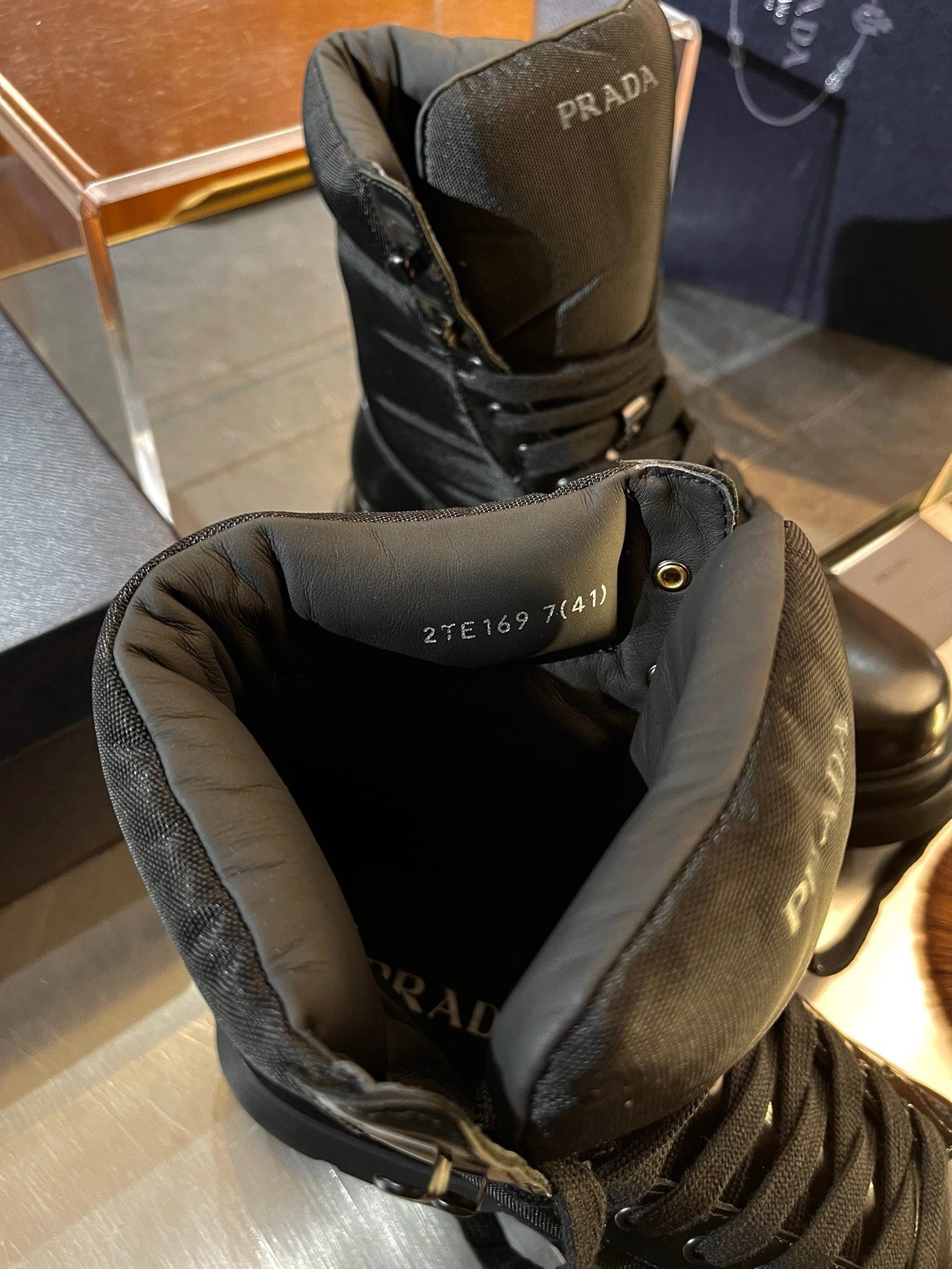 Black Shoes - FashionHype.xyz