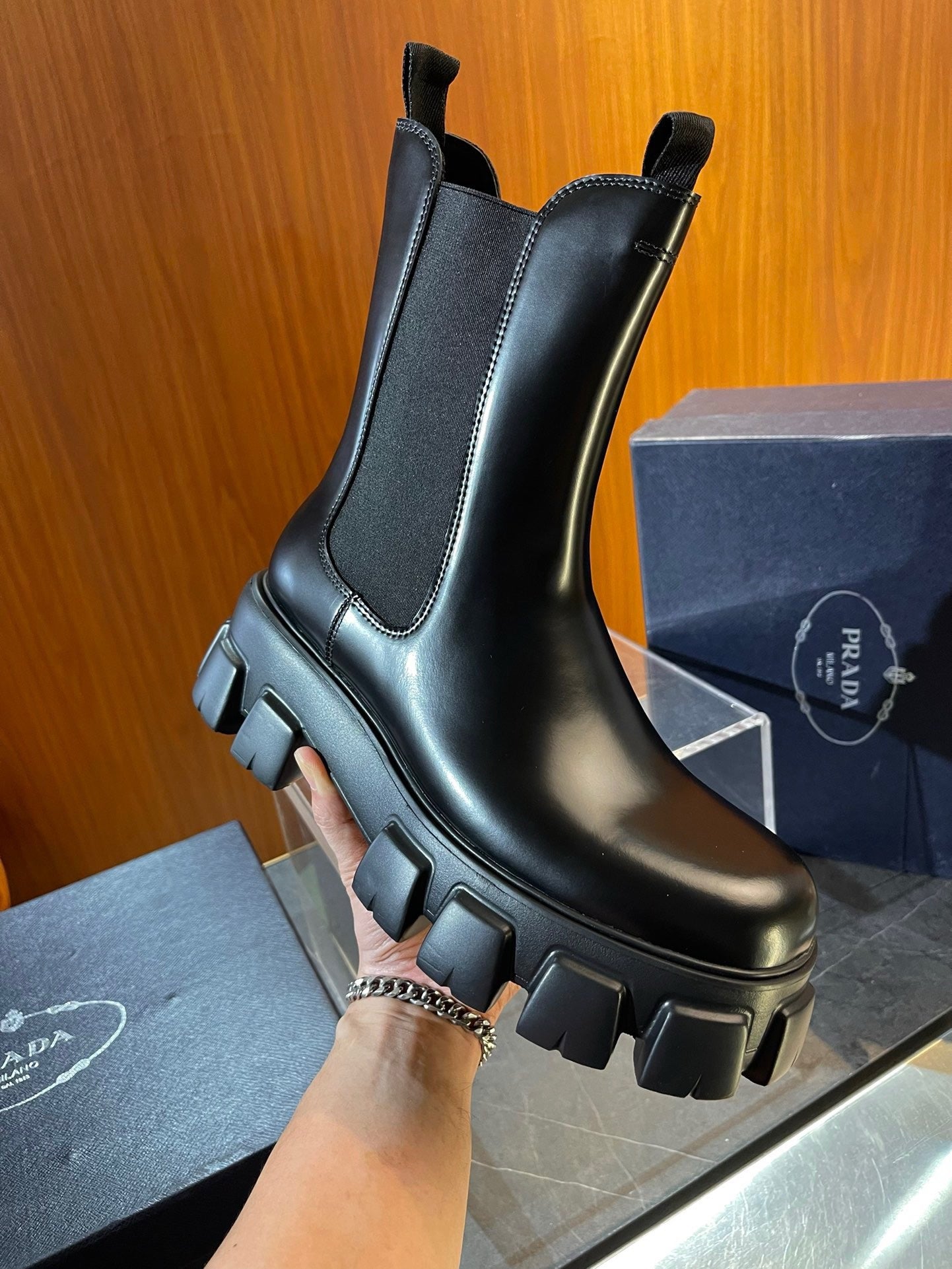 Black Shoes - FashionHype.xyz