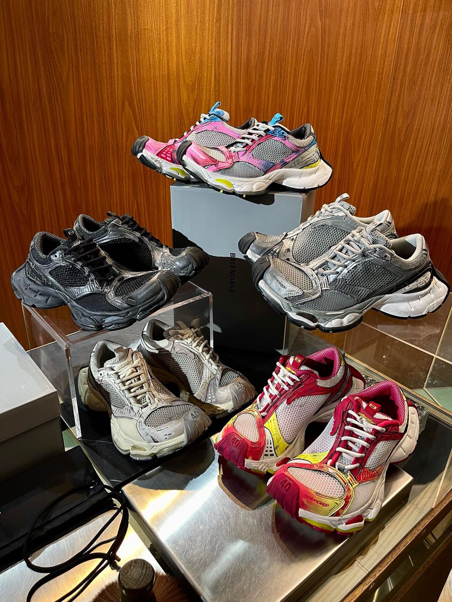 Mehrfarbige Schuhe