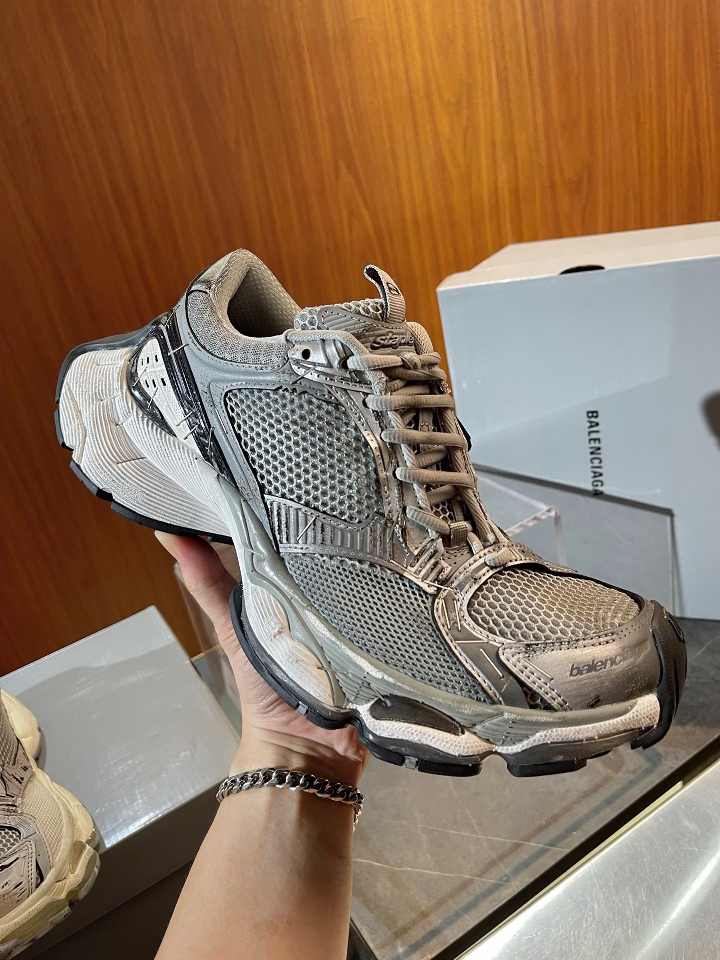 Mehrfarbige Schuhe