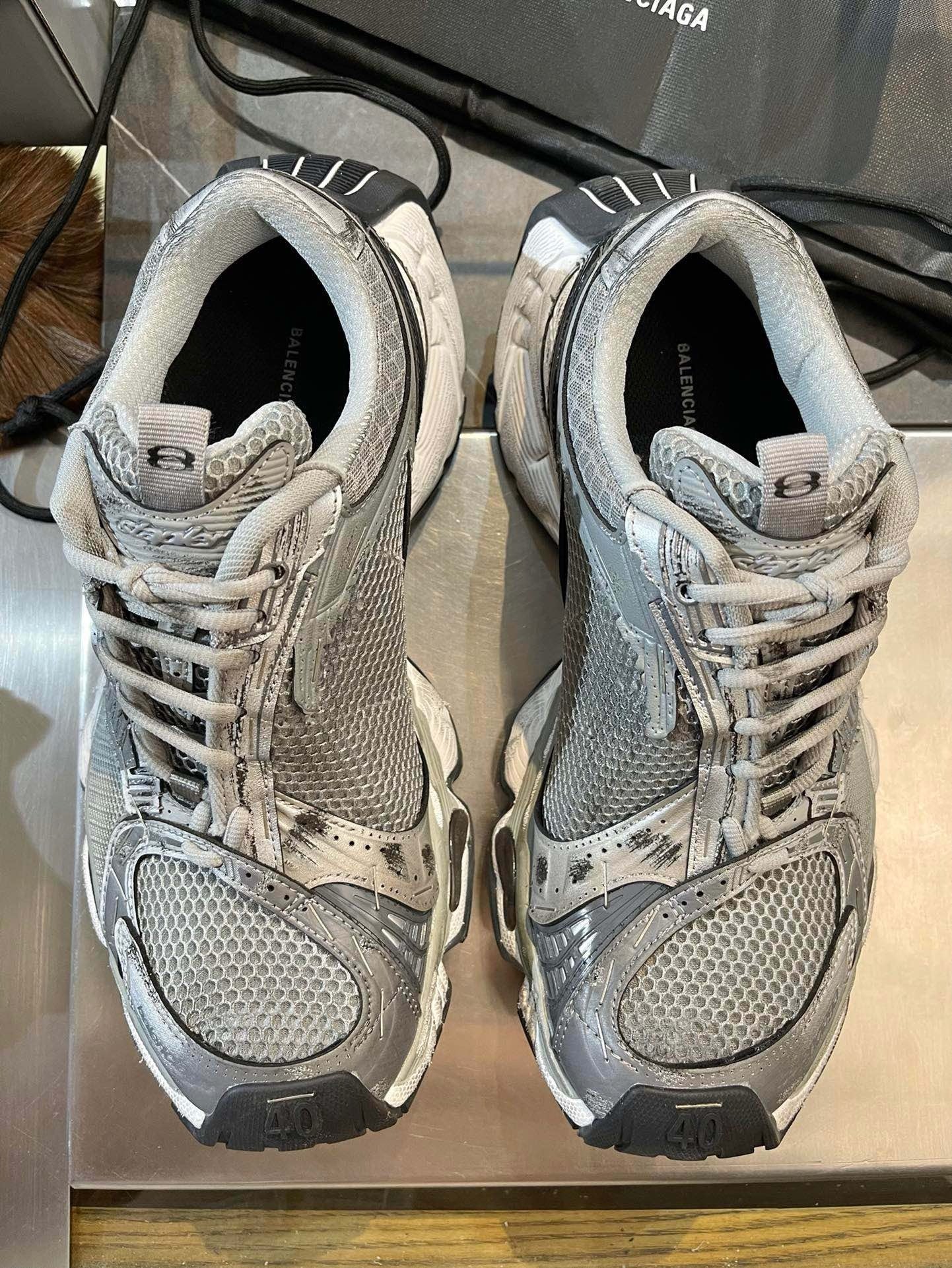Mehrfarbige Schuhe