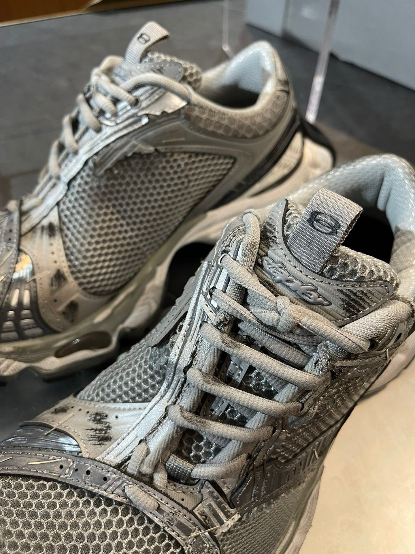 Mehrfarbige Schuhe