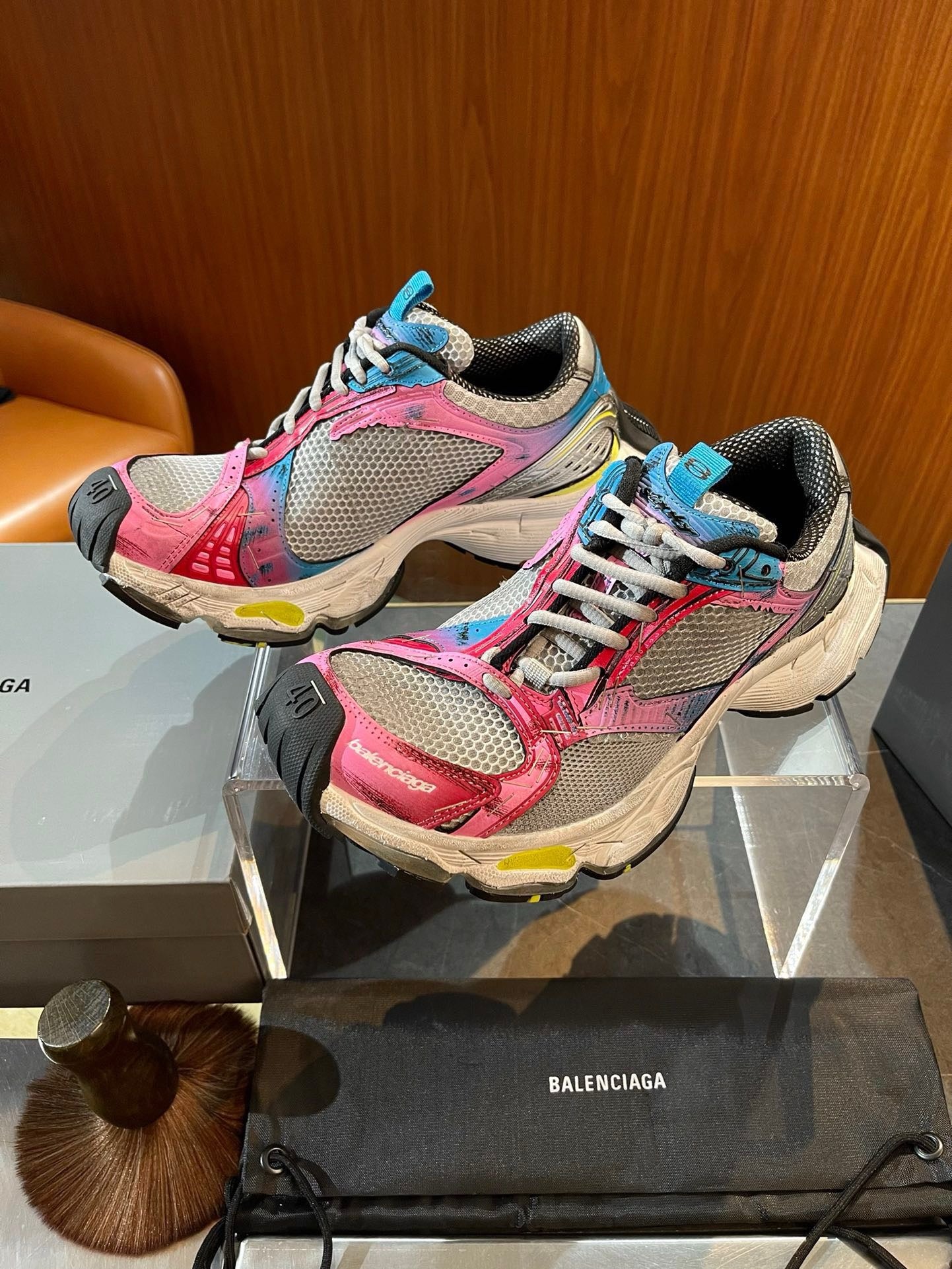 Mehrfarbige Schuhe
