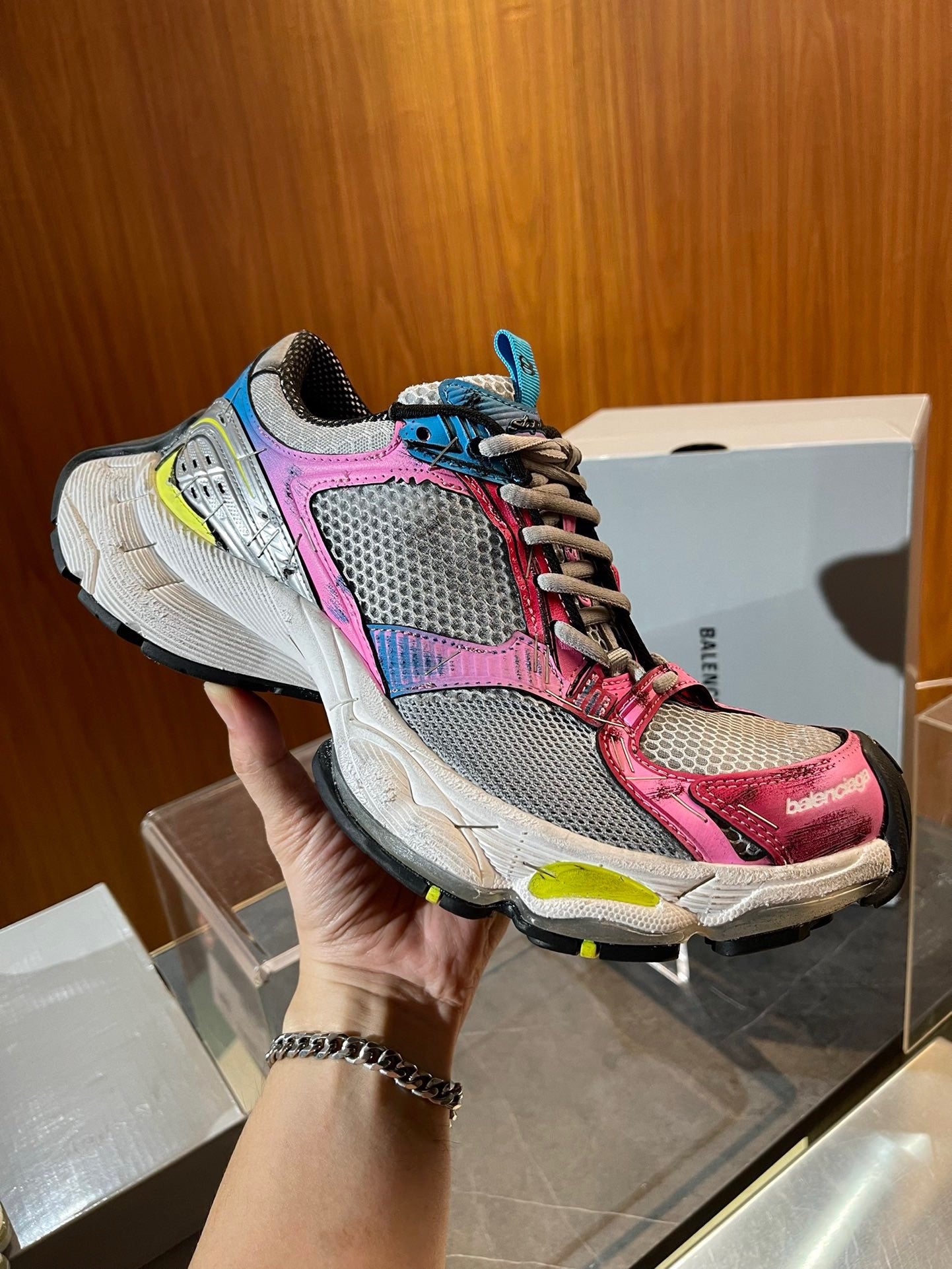 Mehrfarbige Schuhe