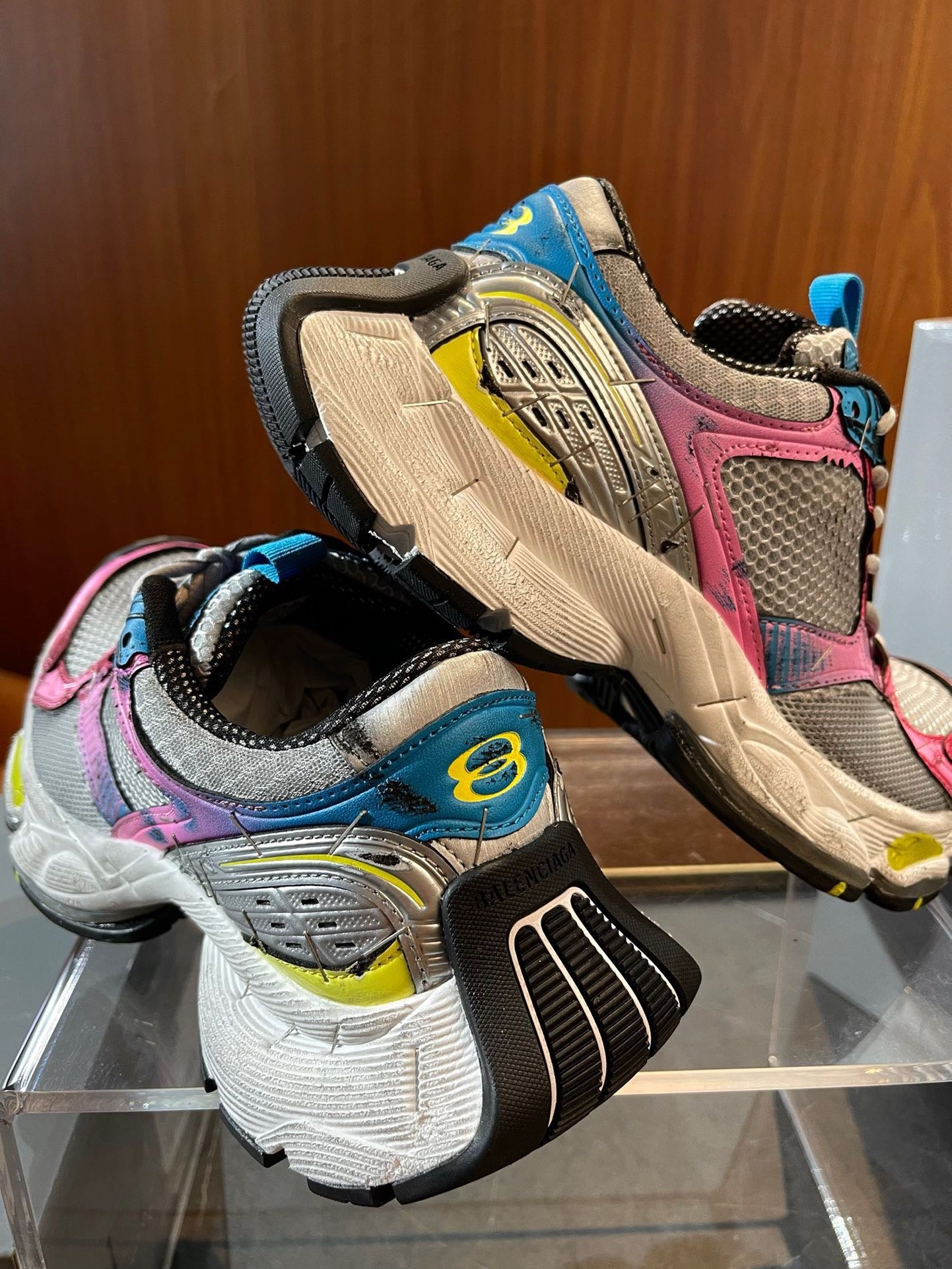 Mehrfarbige Schuhe