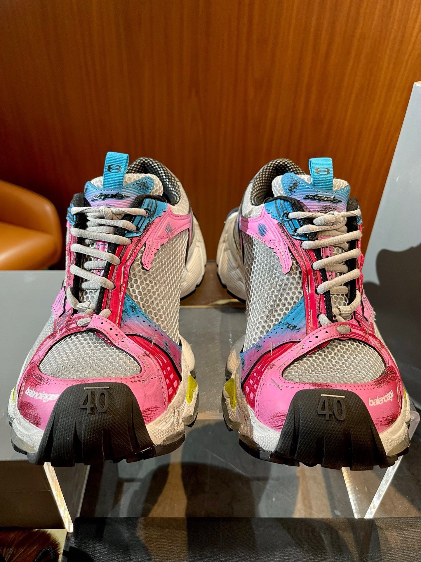 Mehrfarbige Schuhe
