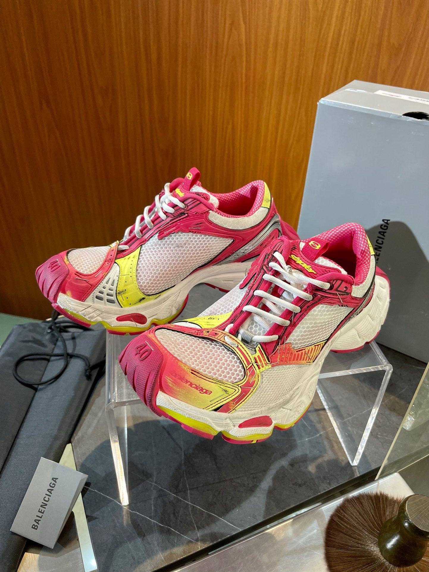 Mehrfarbige Schuhe