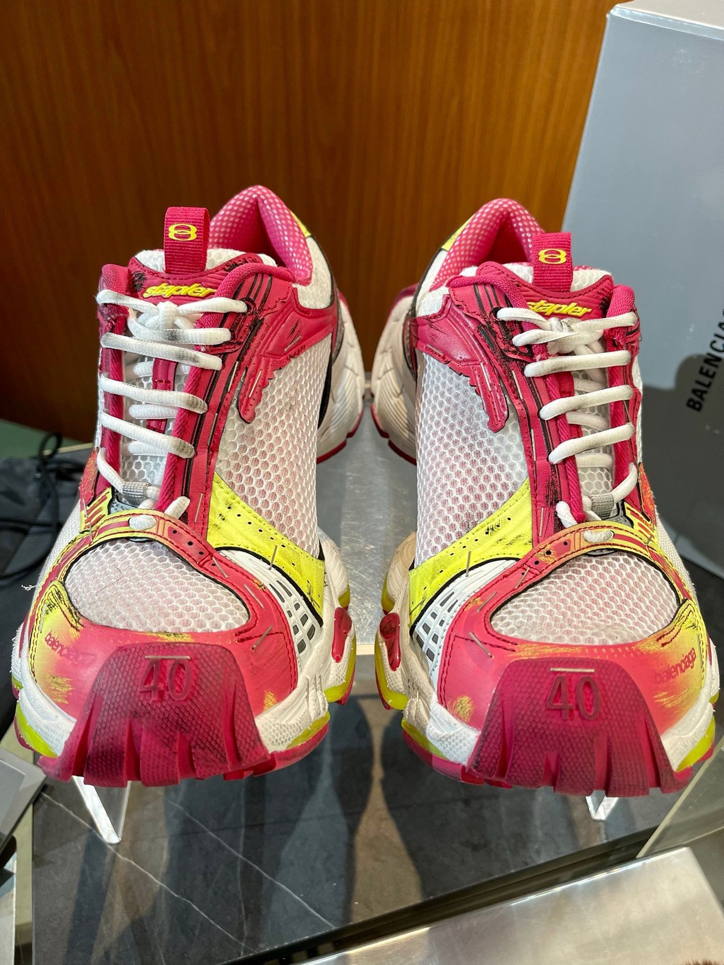 Mehrfarbige Schuhe