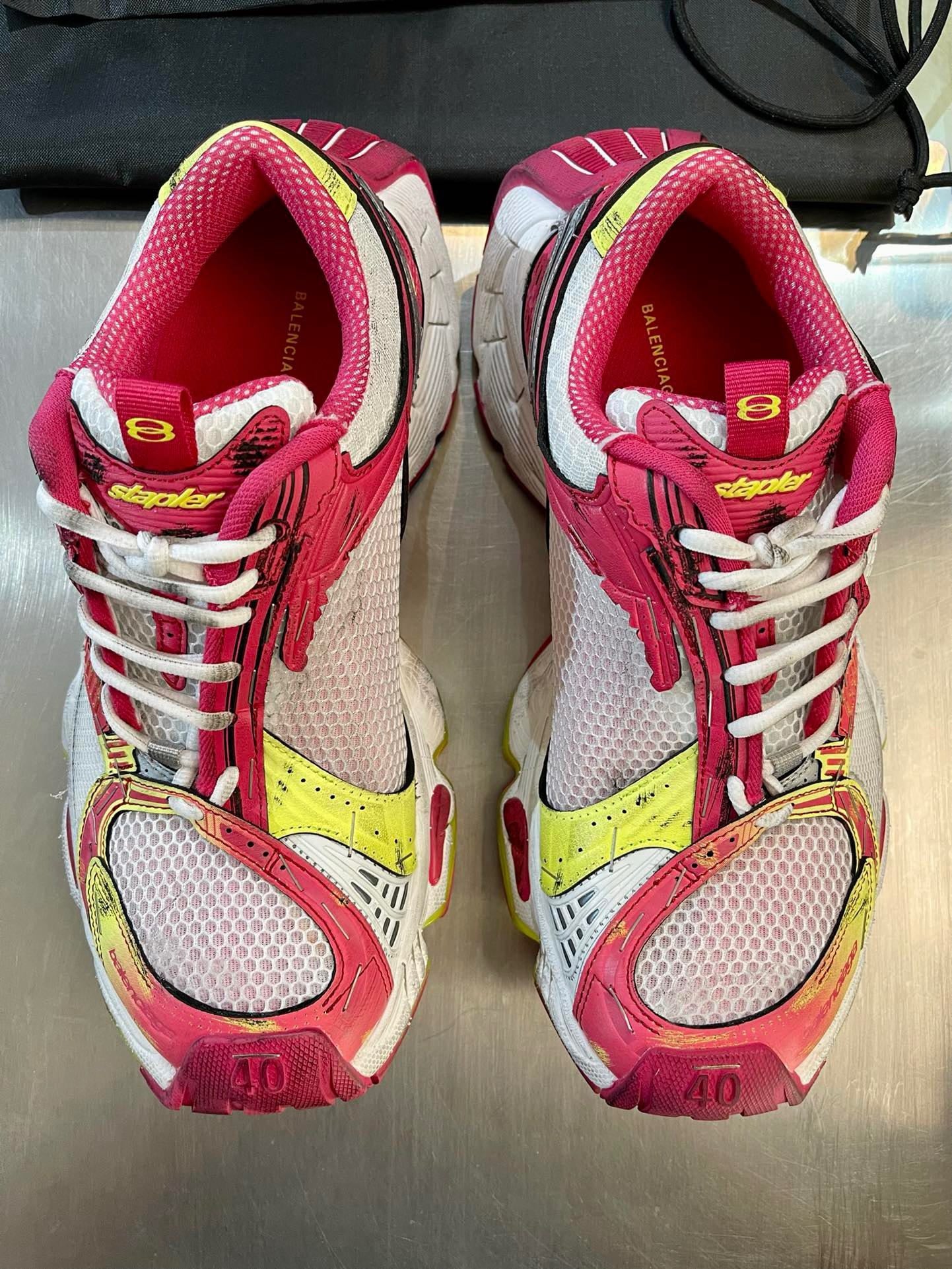 Mehrfarbige Schuhe
