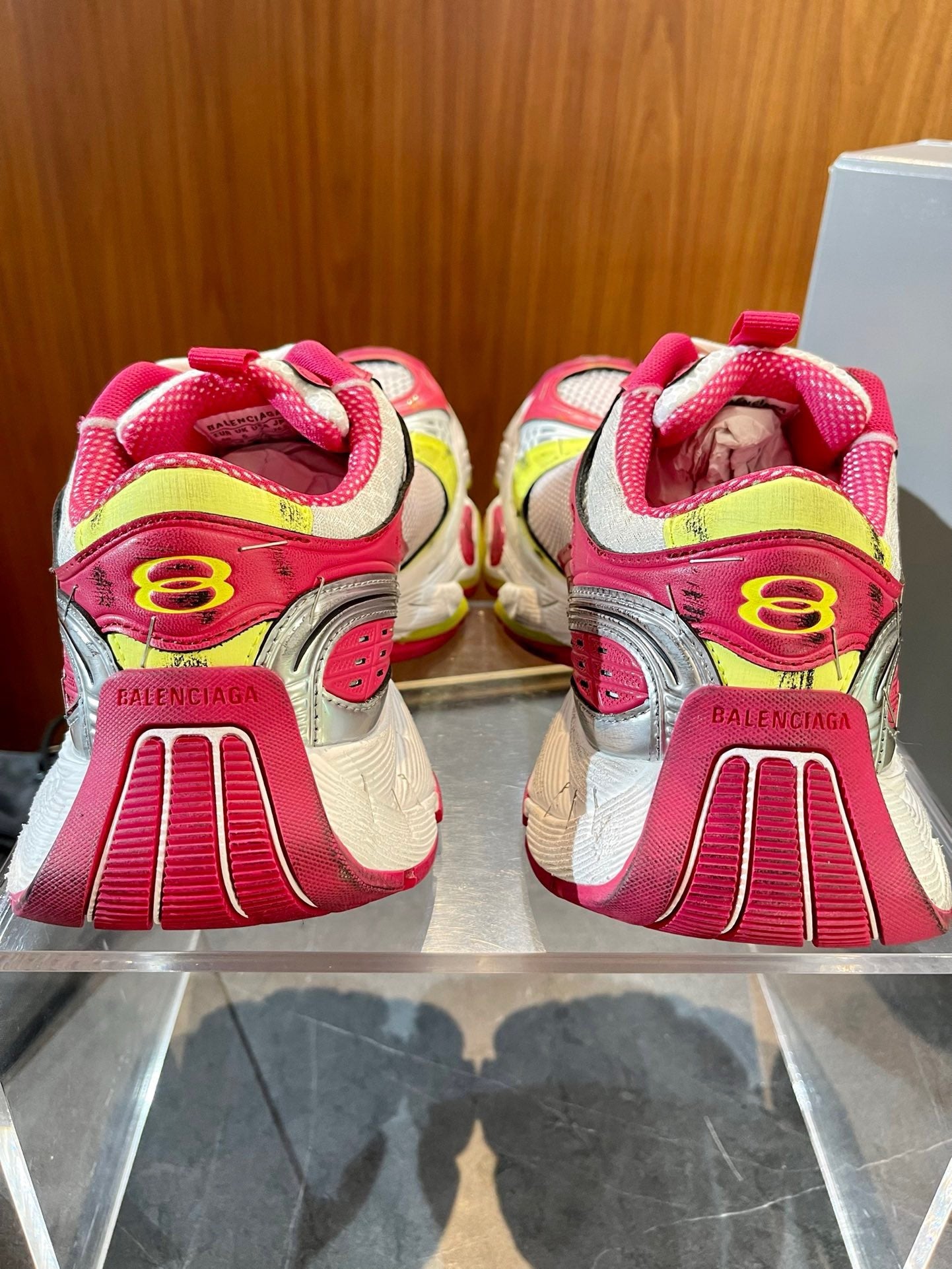 Mehrfarbige Schuhe