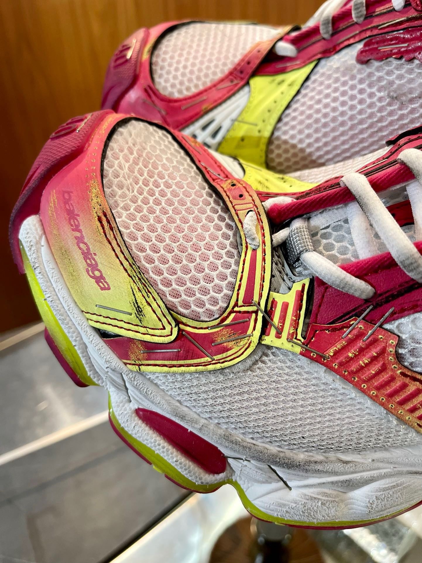 Mehrfarbige Schuhe