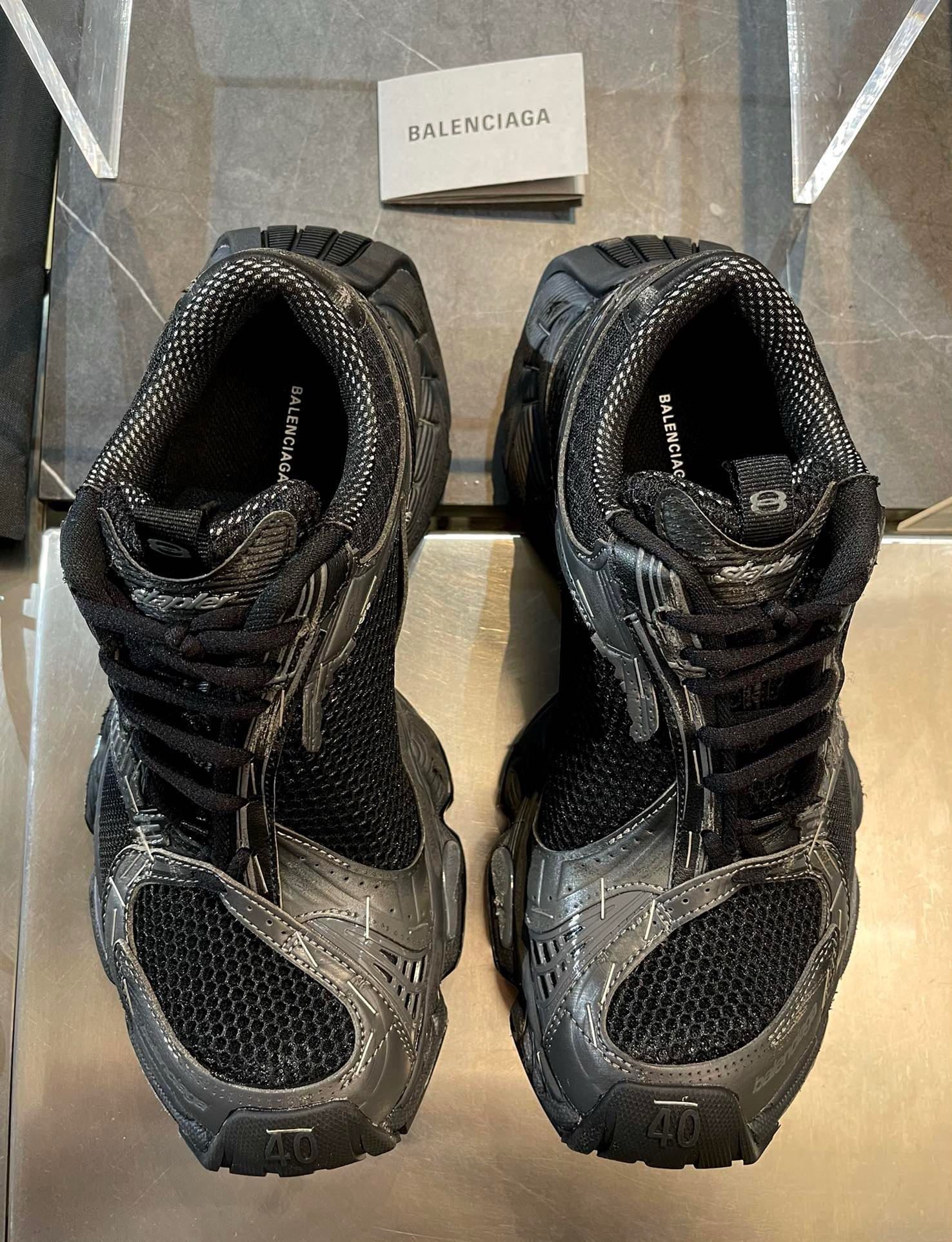 Mehrfarbige Schuhe