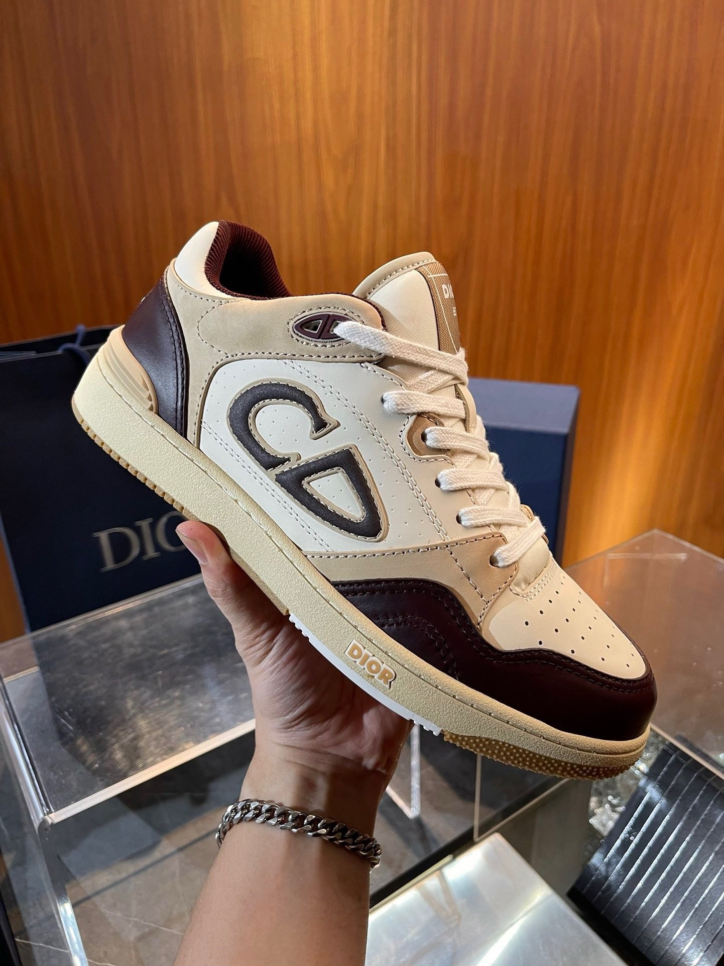 Mehrfarbige Schuhe