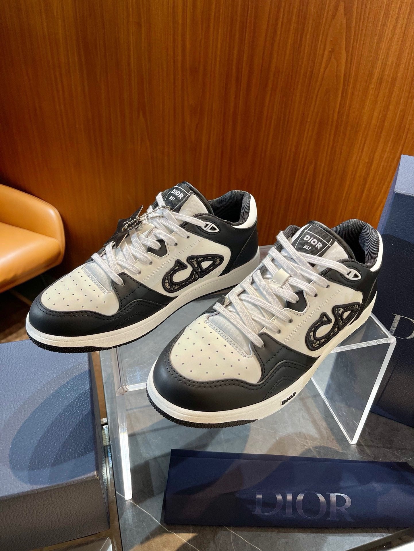 Mehrfarbige Schuhe