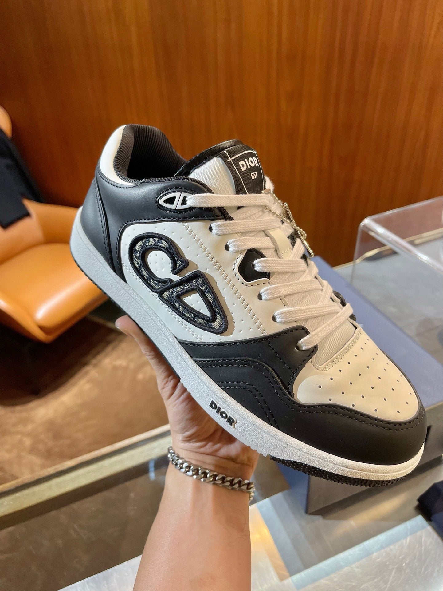 Mehrfarbige Schuhe