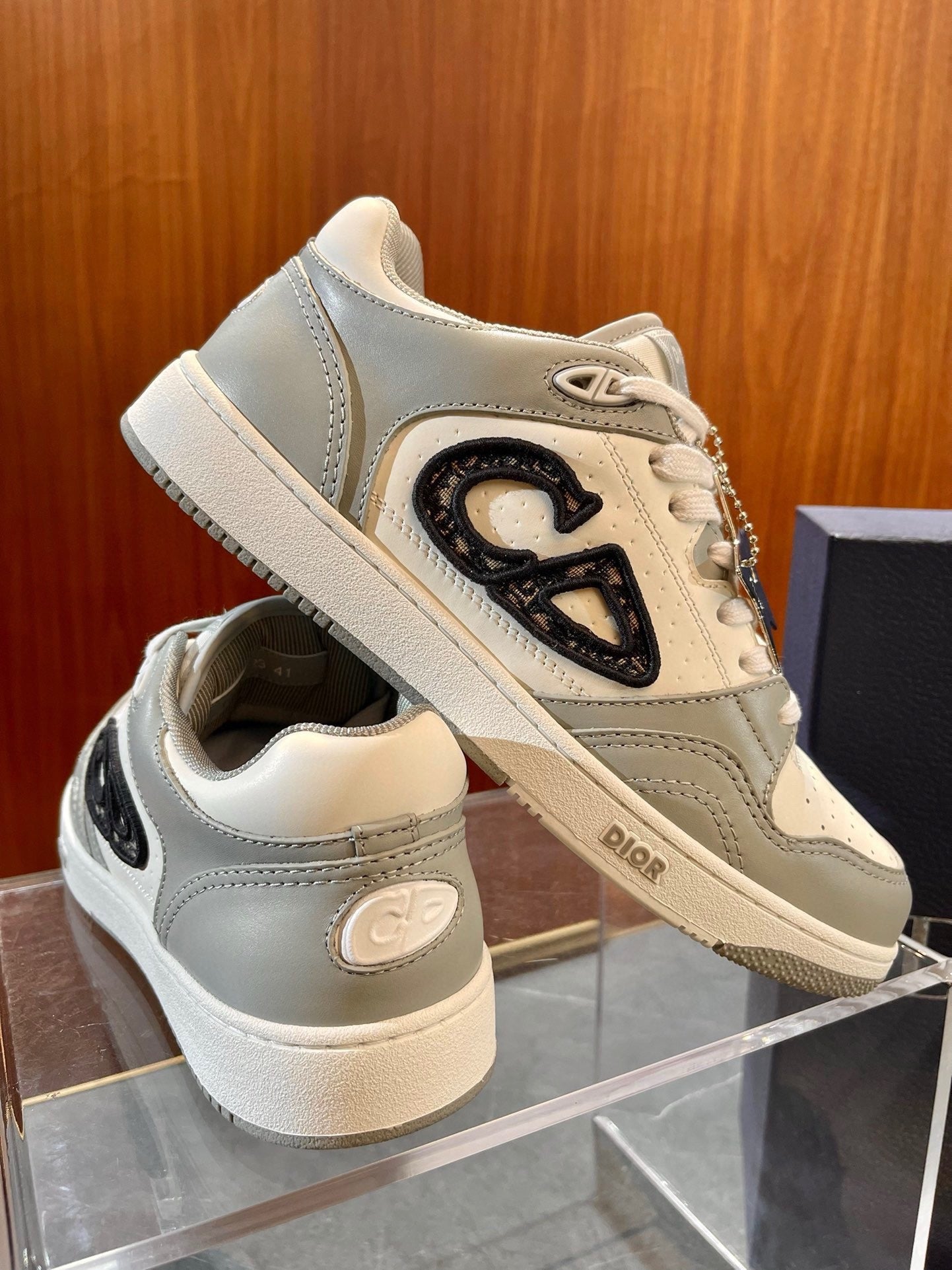 Mehrfarbige Schuhe
