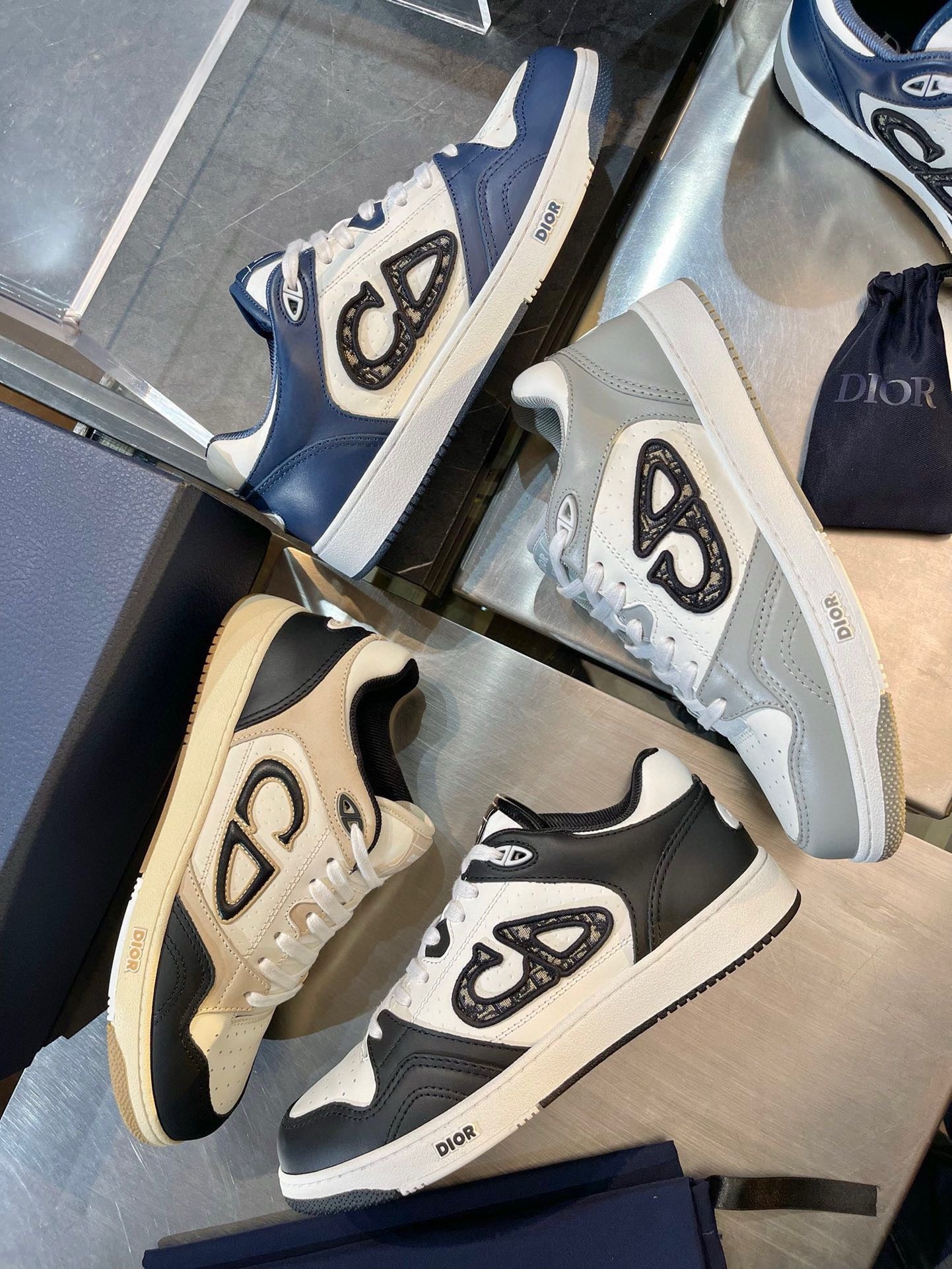 Mehrfarbige Schuhe