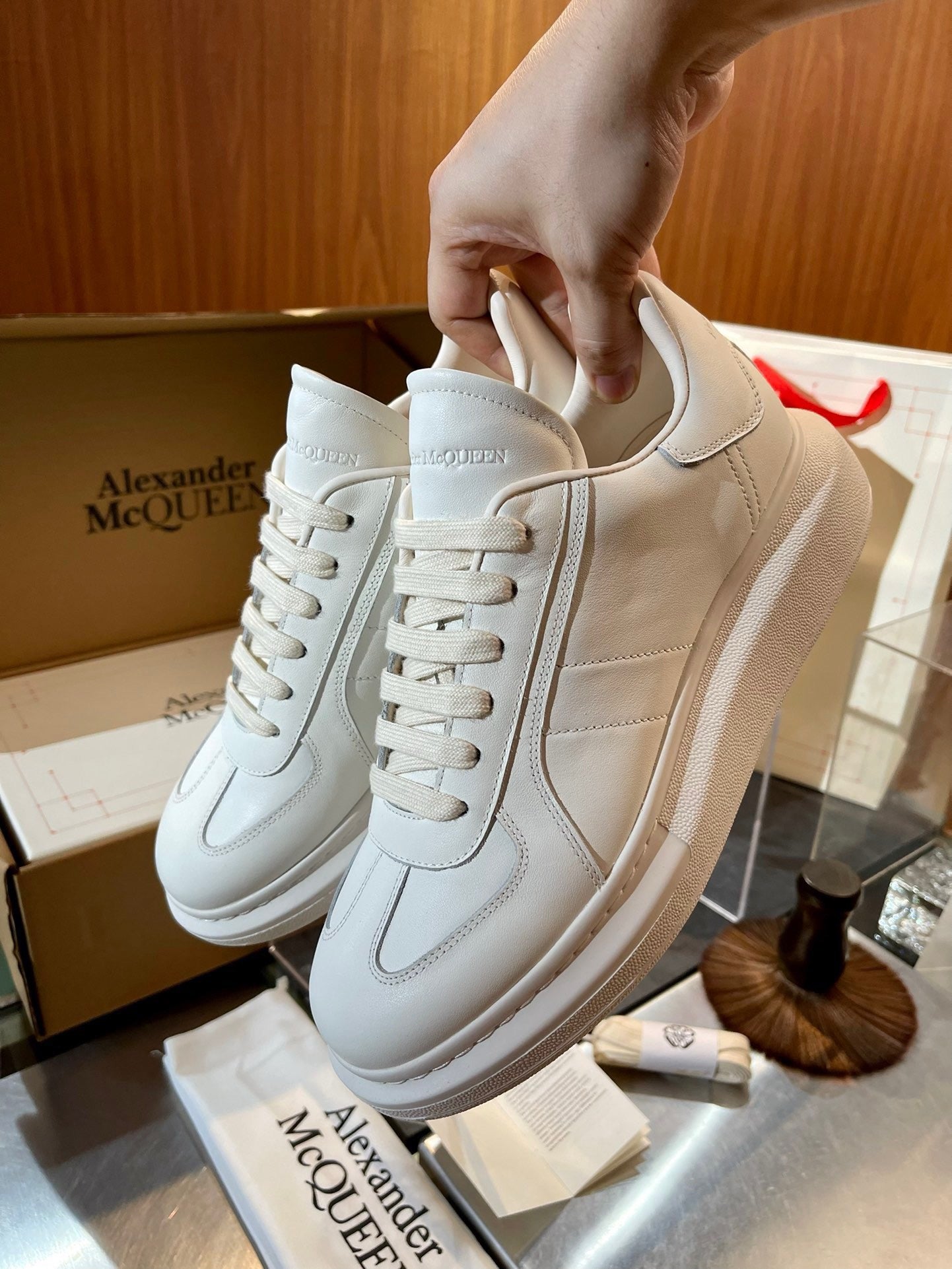 Mehrfarbige Schuhe